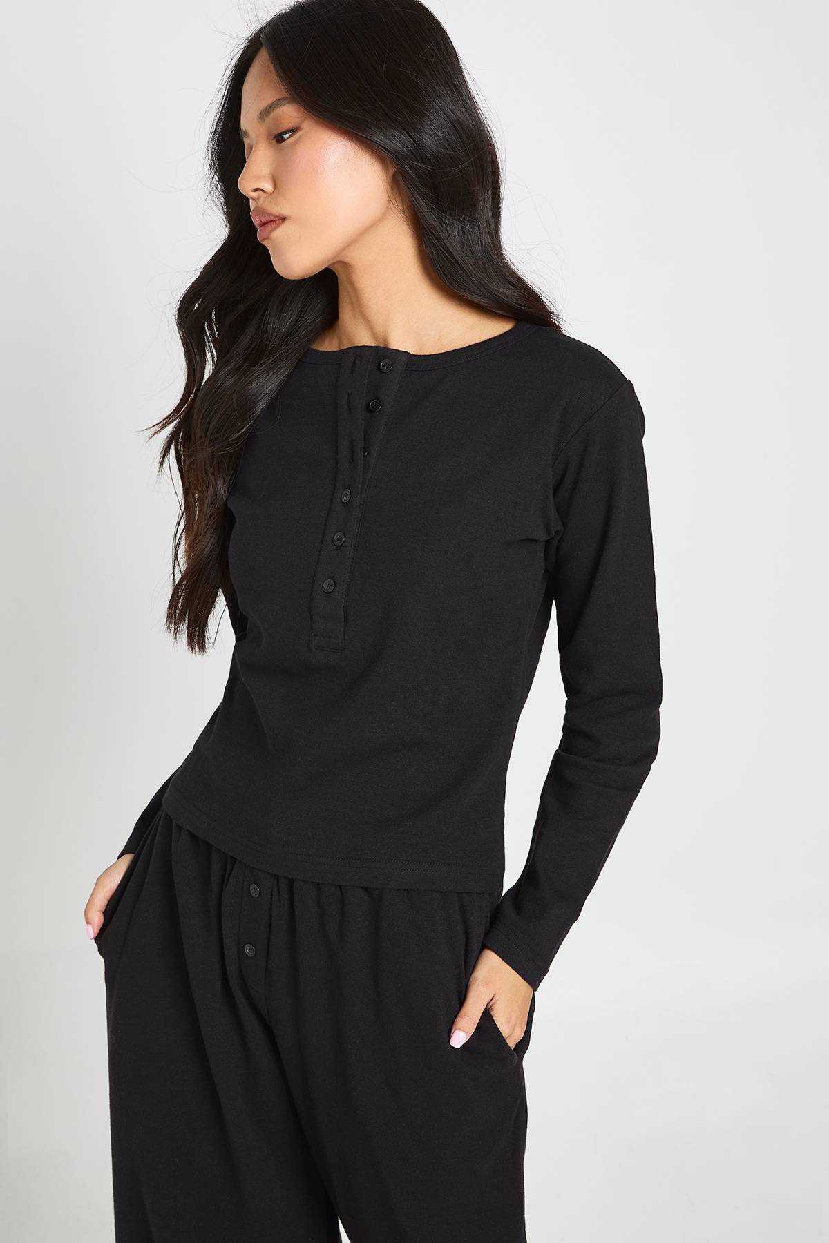 boohoo Ensemble Coordonné Petite Haut Col Rond Côtelé En Coton À Boutonnière Et Pantalon