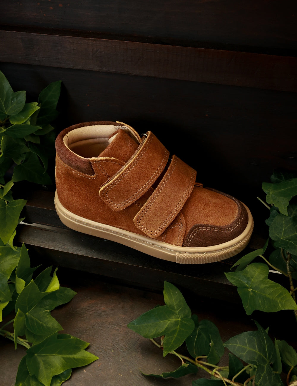 Sneaker - Chestnut Suede