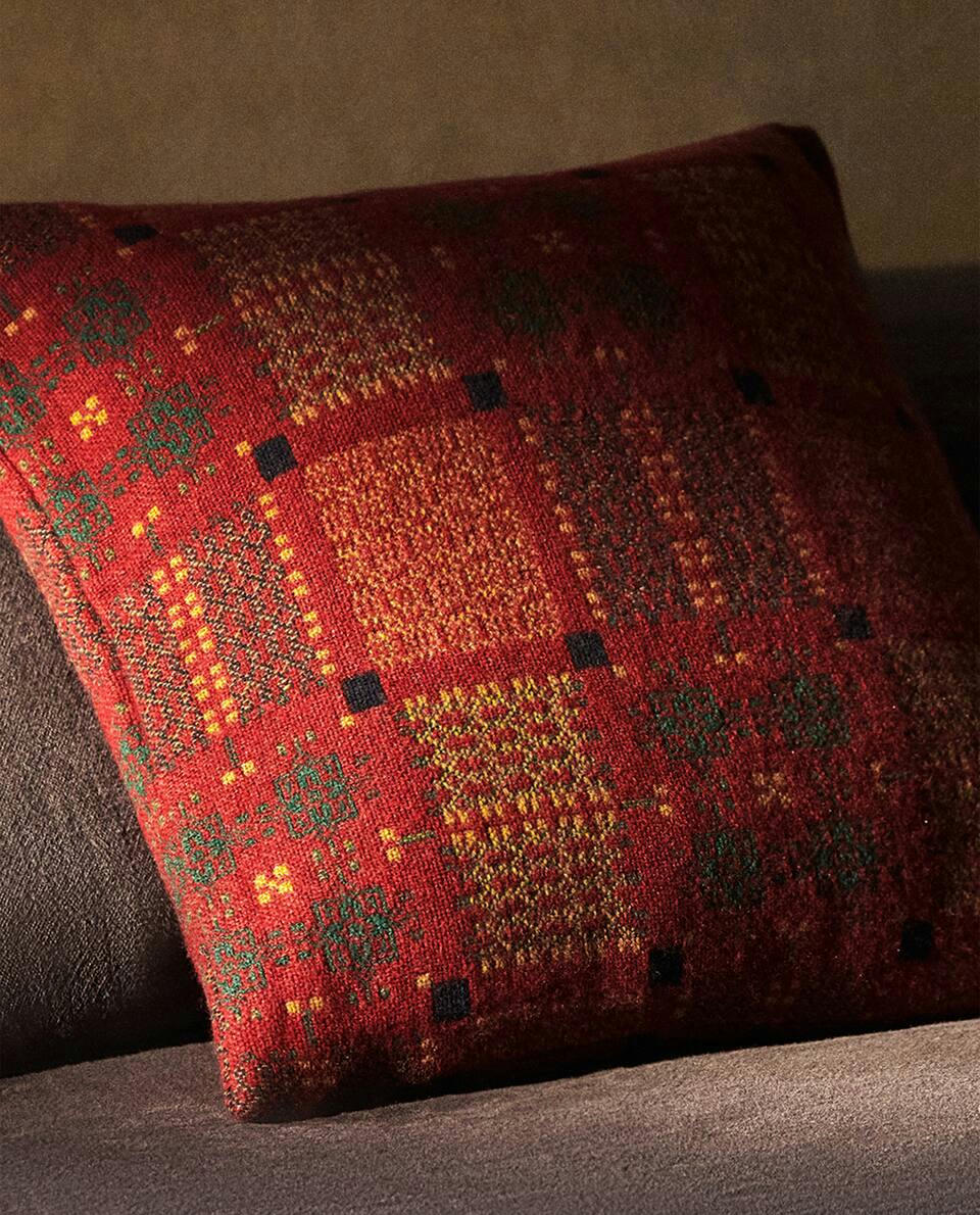 CAPA DE ALMOFADA EM LÃ JACQUARD MULTICOLORIDA