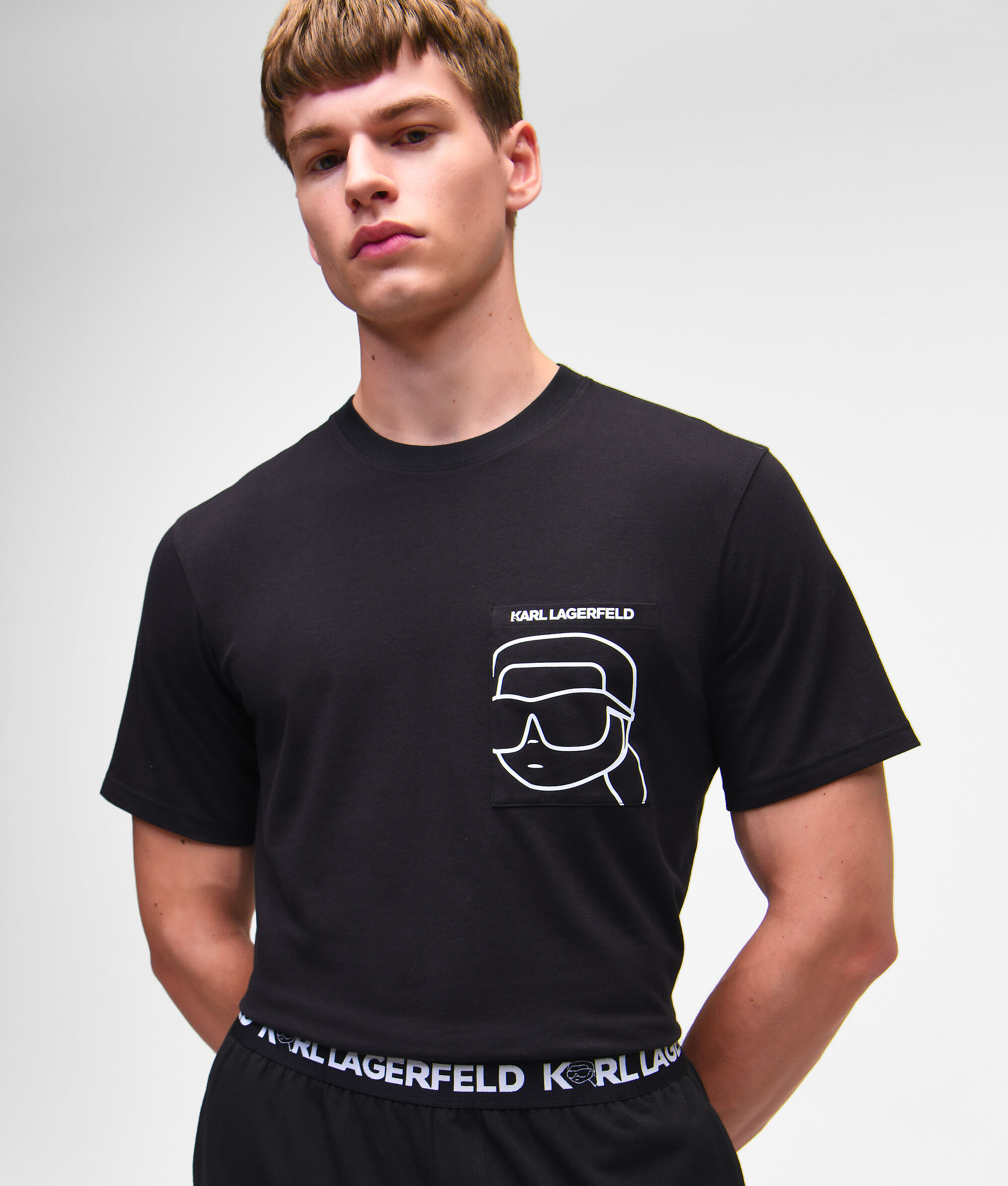 ENSEMBLE SHORT ET T-SHIRT KARL IKONIK