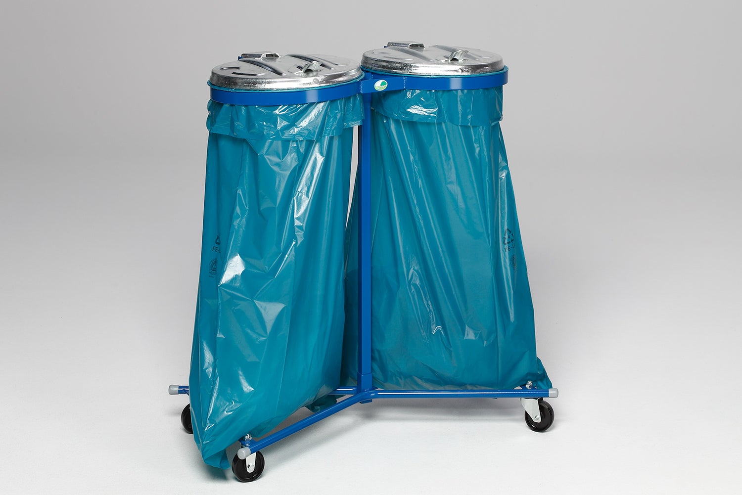 PROREGAL Robuuste dubbele afvalbak met metalen deksel, verrijdbaar, 2 x 120 liter, HxBxD 102 x 86 x 48 cm, staal, blauw verzinkt