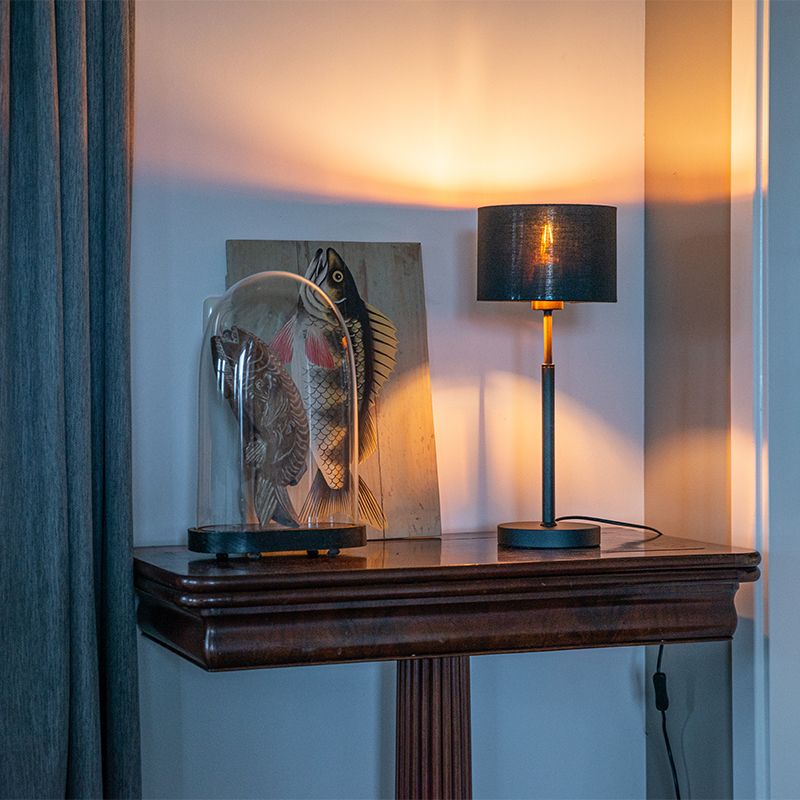 Moderne tafellamp stoffen kap zwart met goud - VT 1
