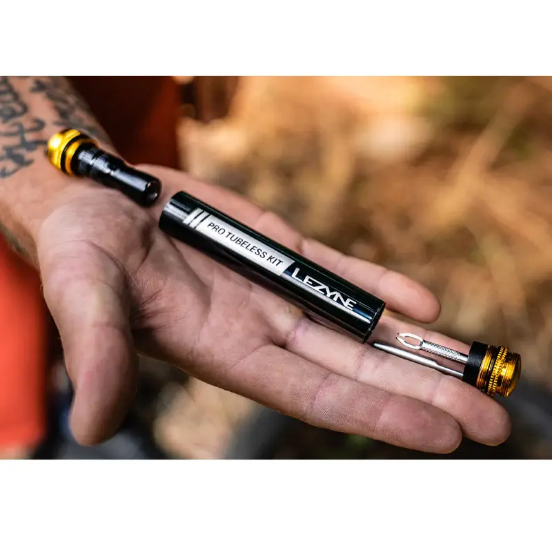 Lezyne Pro Tubeless Kit Loaded Zwart