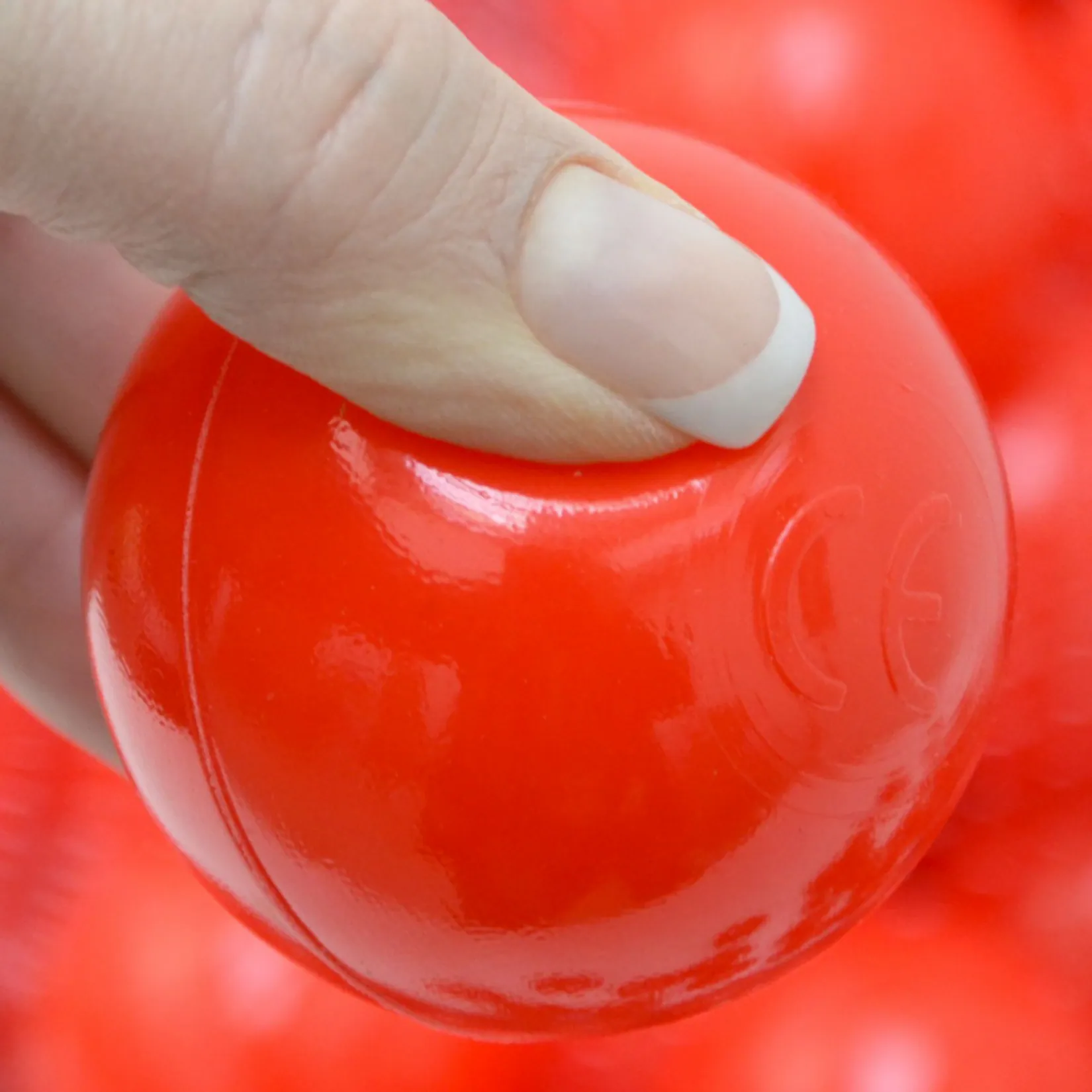 50 Bälle für Bällebad 5,5cm Babybälle Plastikbälle Baby Spielbälle Rot