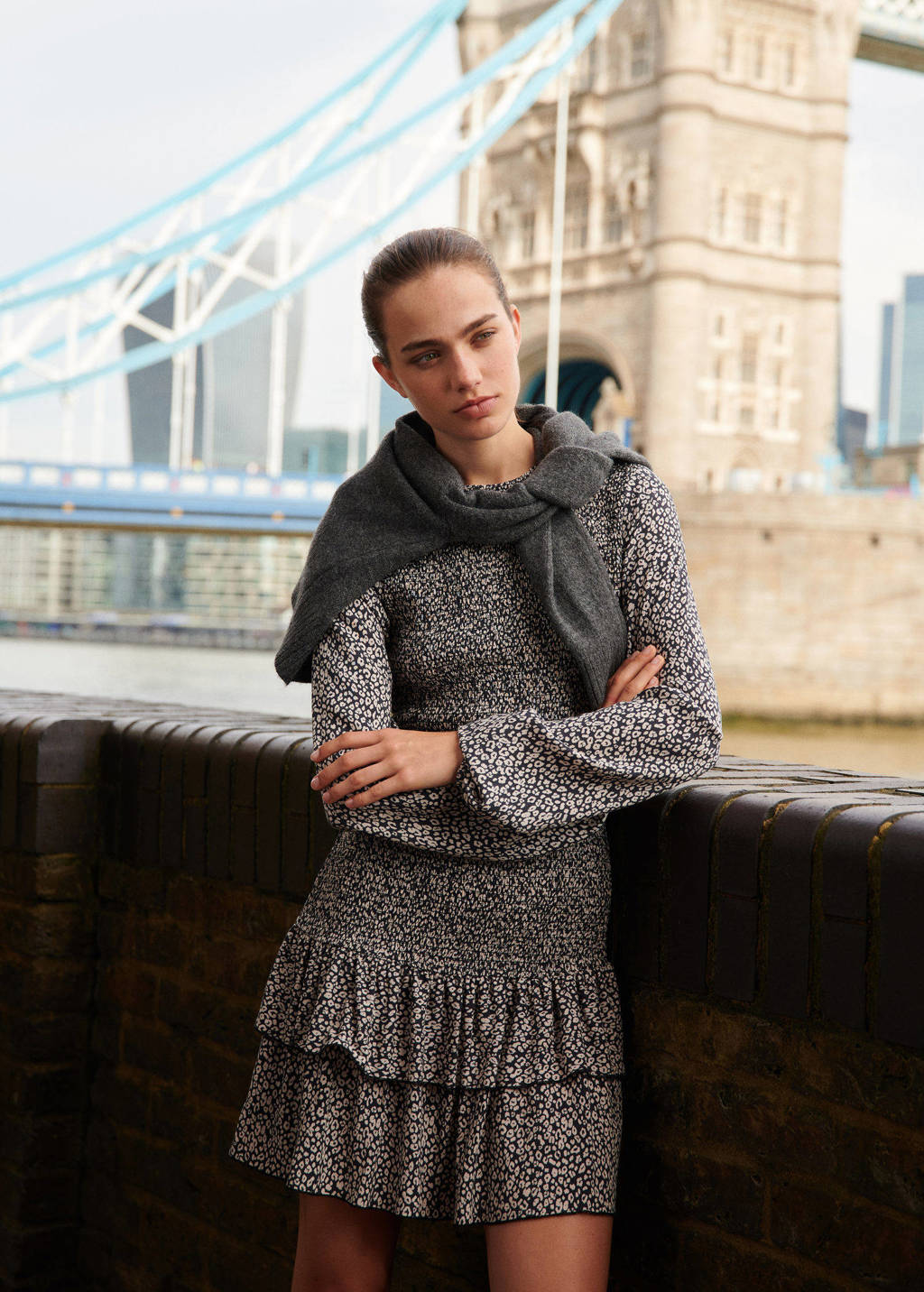 MANGO TEEN jurk met all over print en plooien bruin/zwart