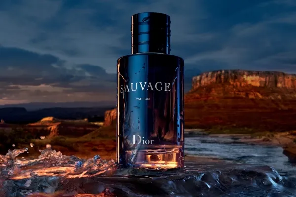 Dior Sauvage Parfum, Mænd, 200 ml, Bergamot, Mandarin, Sandeltræ, Cedertræ, Tonka bønner, Vanilie, Spray