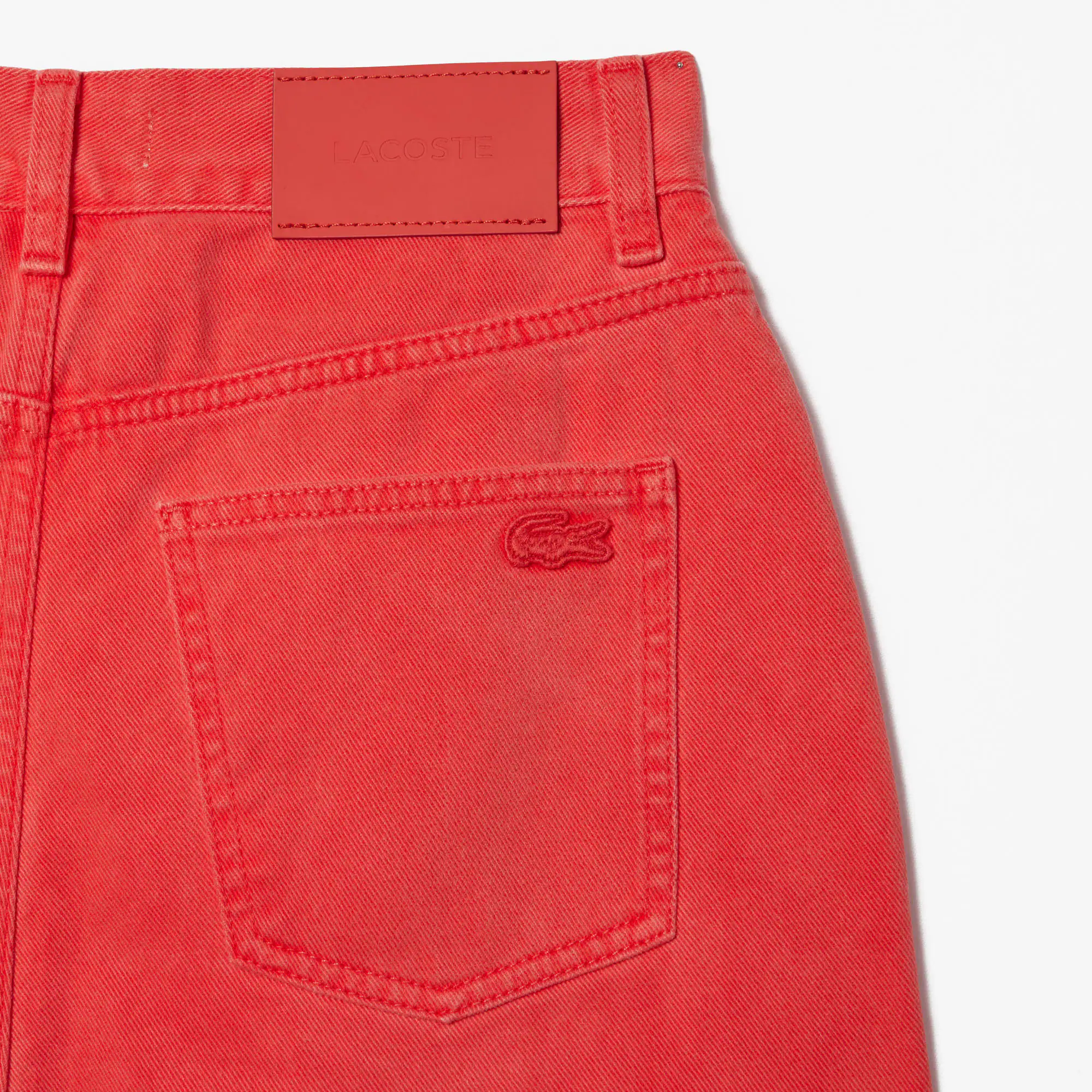 Gerade geschnittene Jeans aus umweltfreundlich gefärbtem Baumwoll-Denim Hosen & Shorts - Rot - Lacoste - Damen