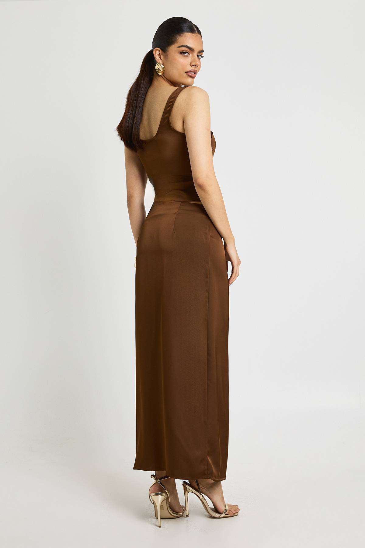 boohoo Ensemble Caraco Col Rond et Jupe Longue en Satin