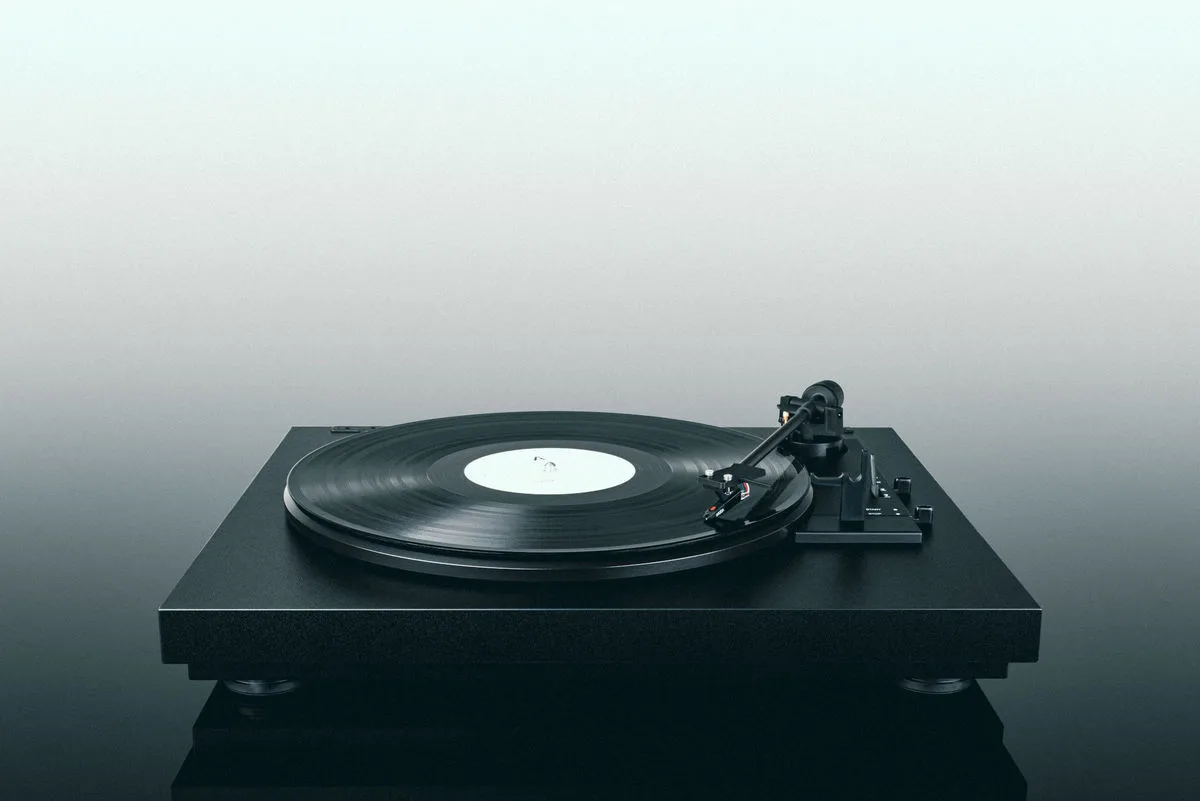 Pro-Ject A1   cellule Ortofon OM 10 Platines vinyle hi-fi