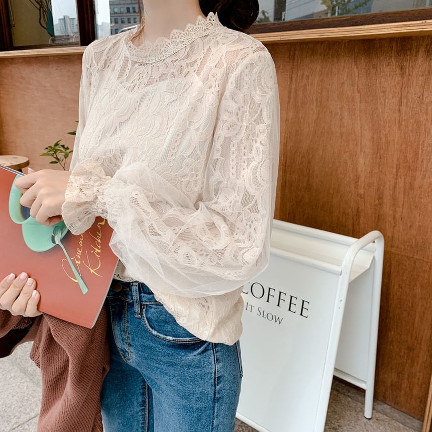 HYAKU - Blouse met lange mouwen en hoge hals en kant