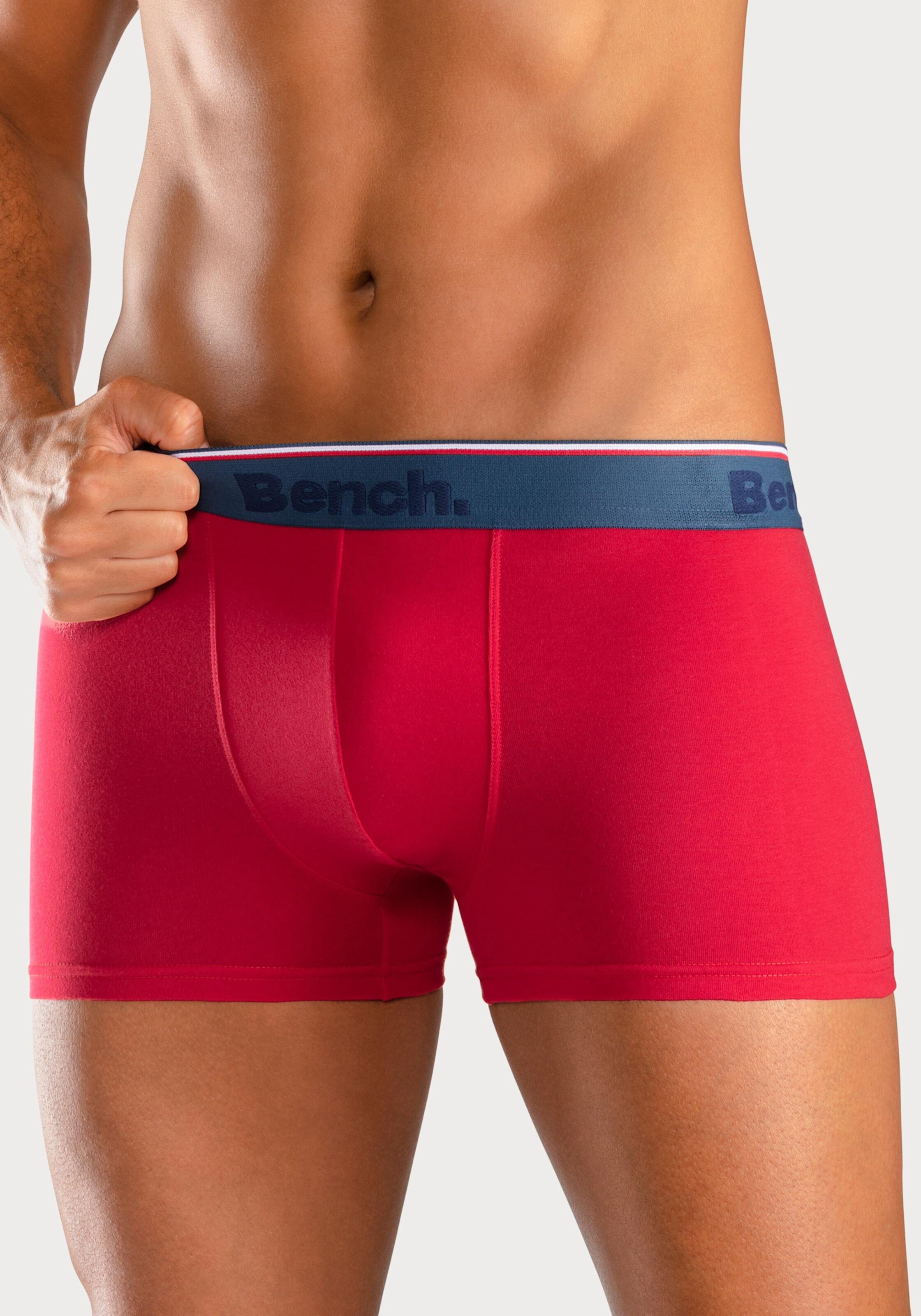 Bench. Boxer in rot, blau, anthrazit, schwarz