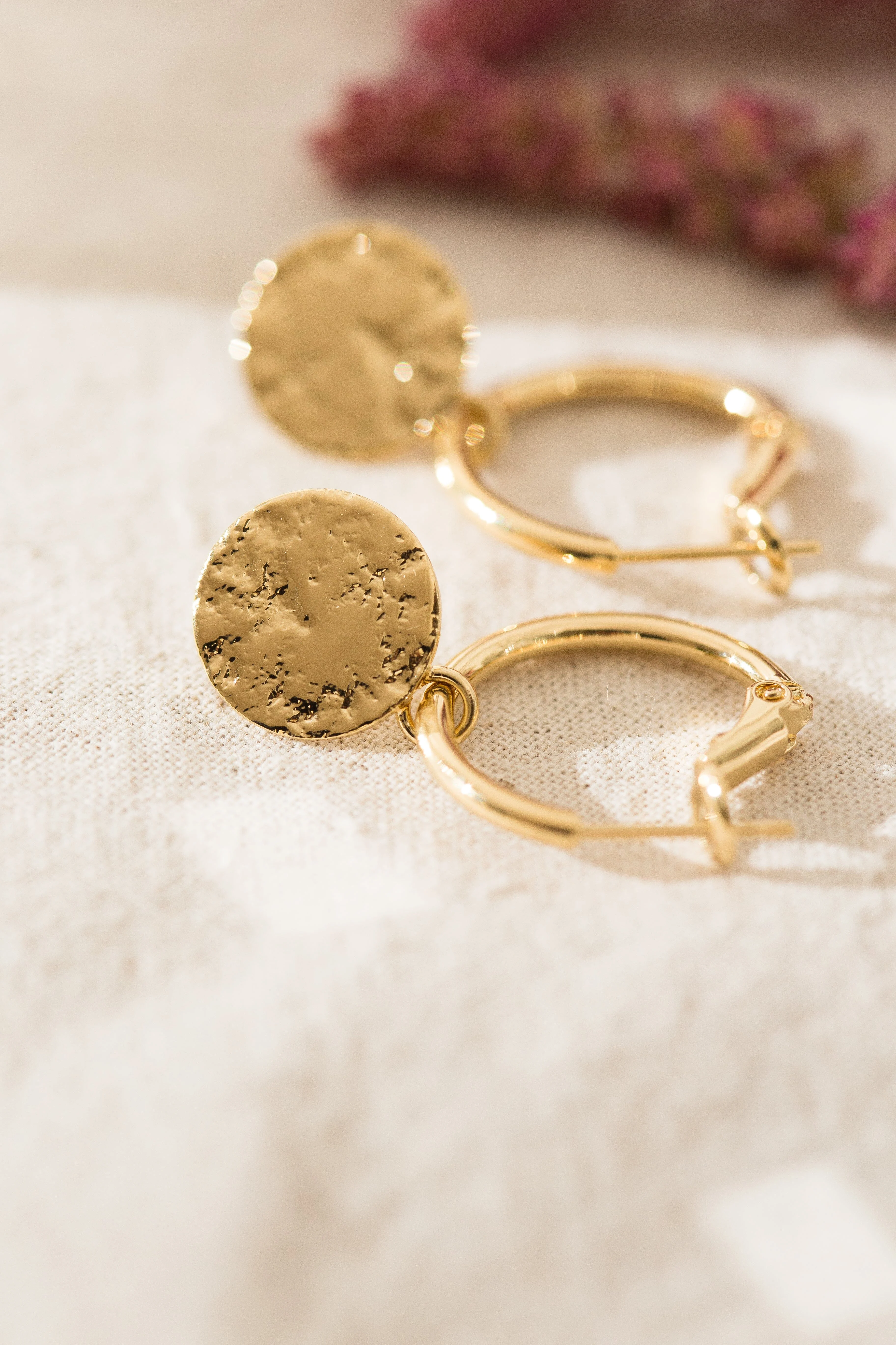 HESTIA - Mini boucles d'oreilles créoles ronds martelés plaqué argent | Doré