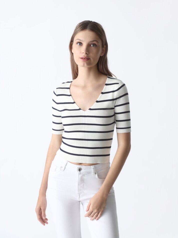 Calça jeans flare curta - Branca