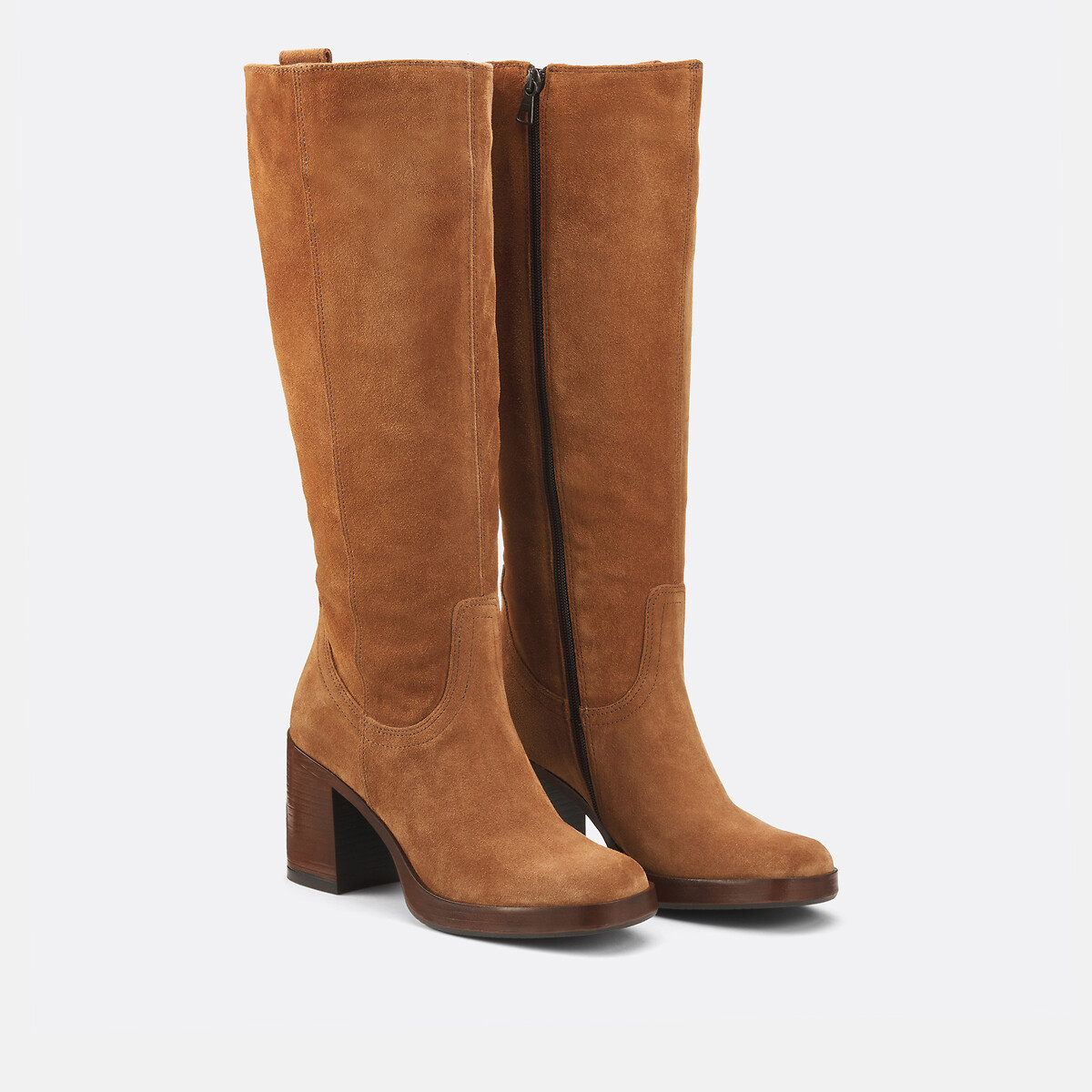 MJUS<br>Botas de couro com salto e bico quadrado