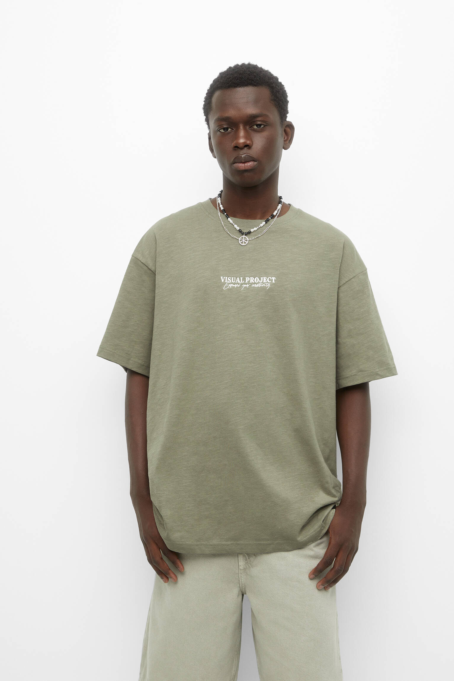 CAMISETA ESTRUTURADA DE MANGA CURTA COM TEXTO - CÁQUI