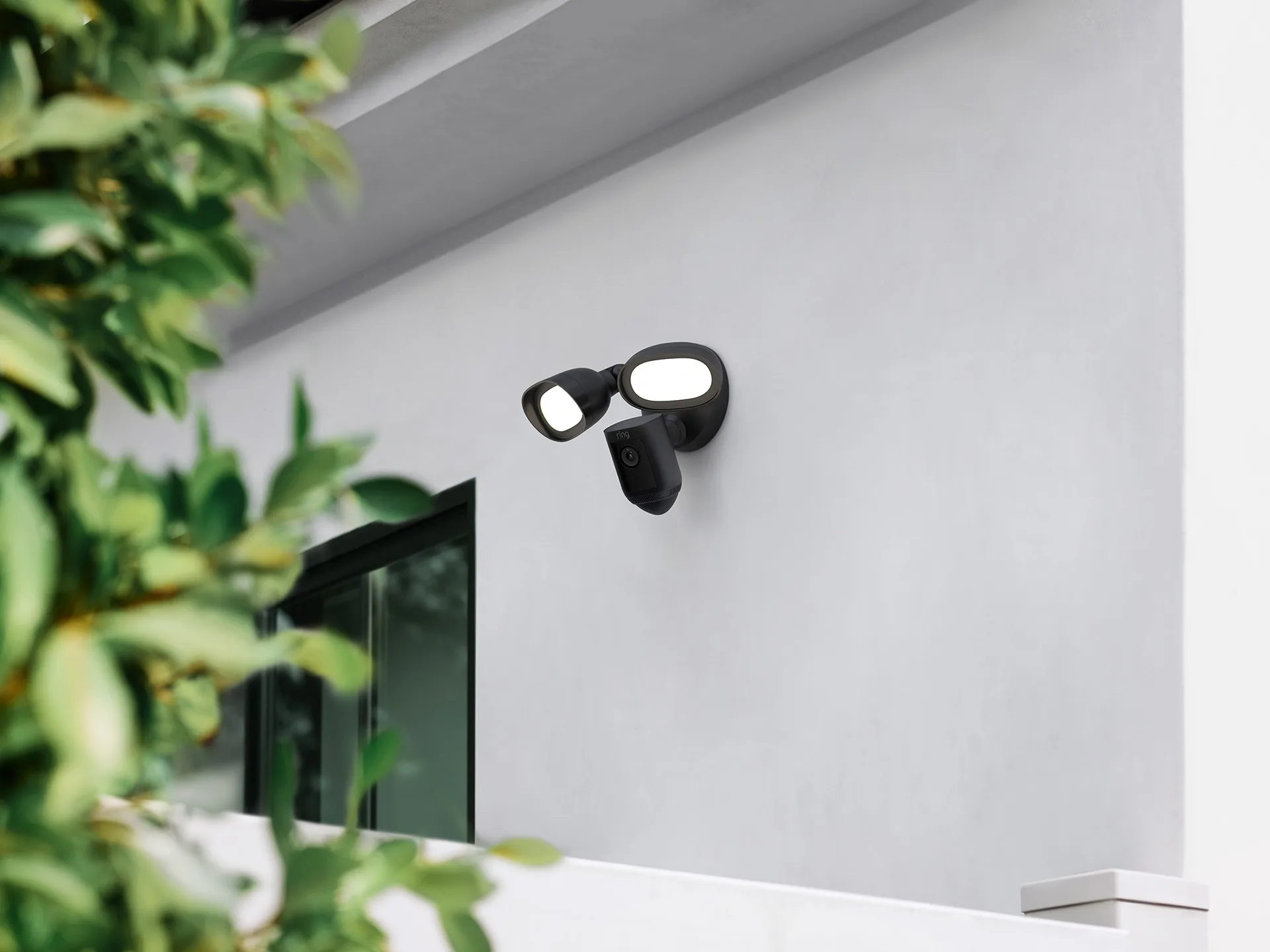 Ring Floodlight Cam Wired Pro Noir Caméra de surveillance