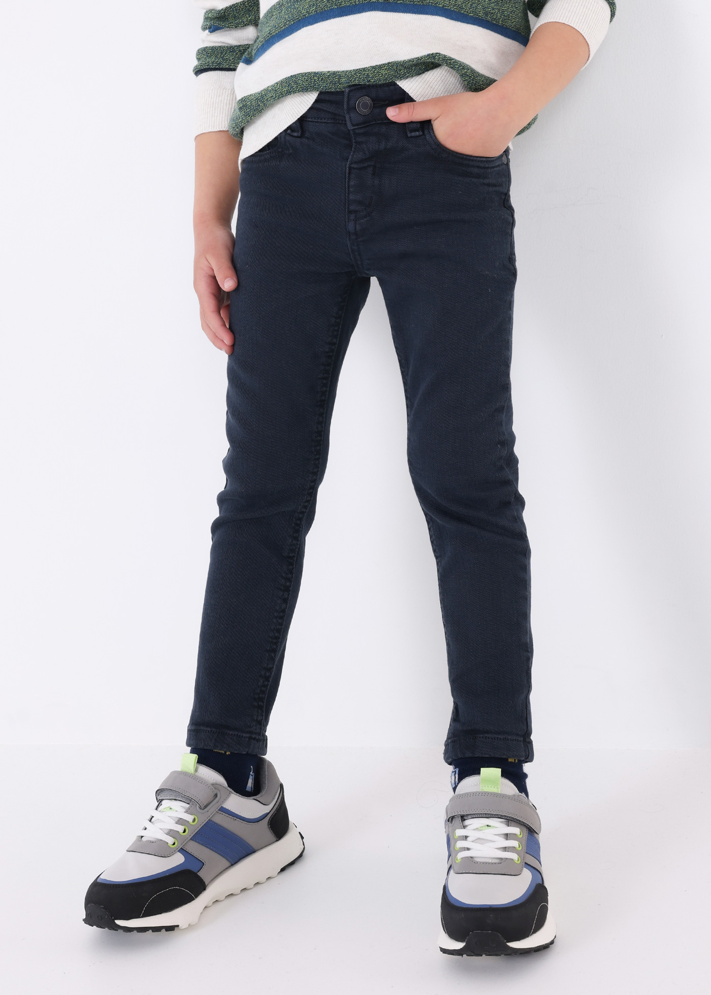 Calças de sarja skinny para menino