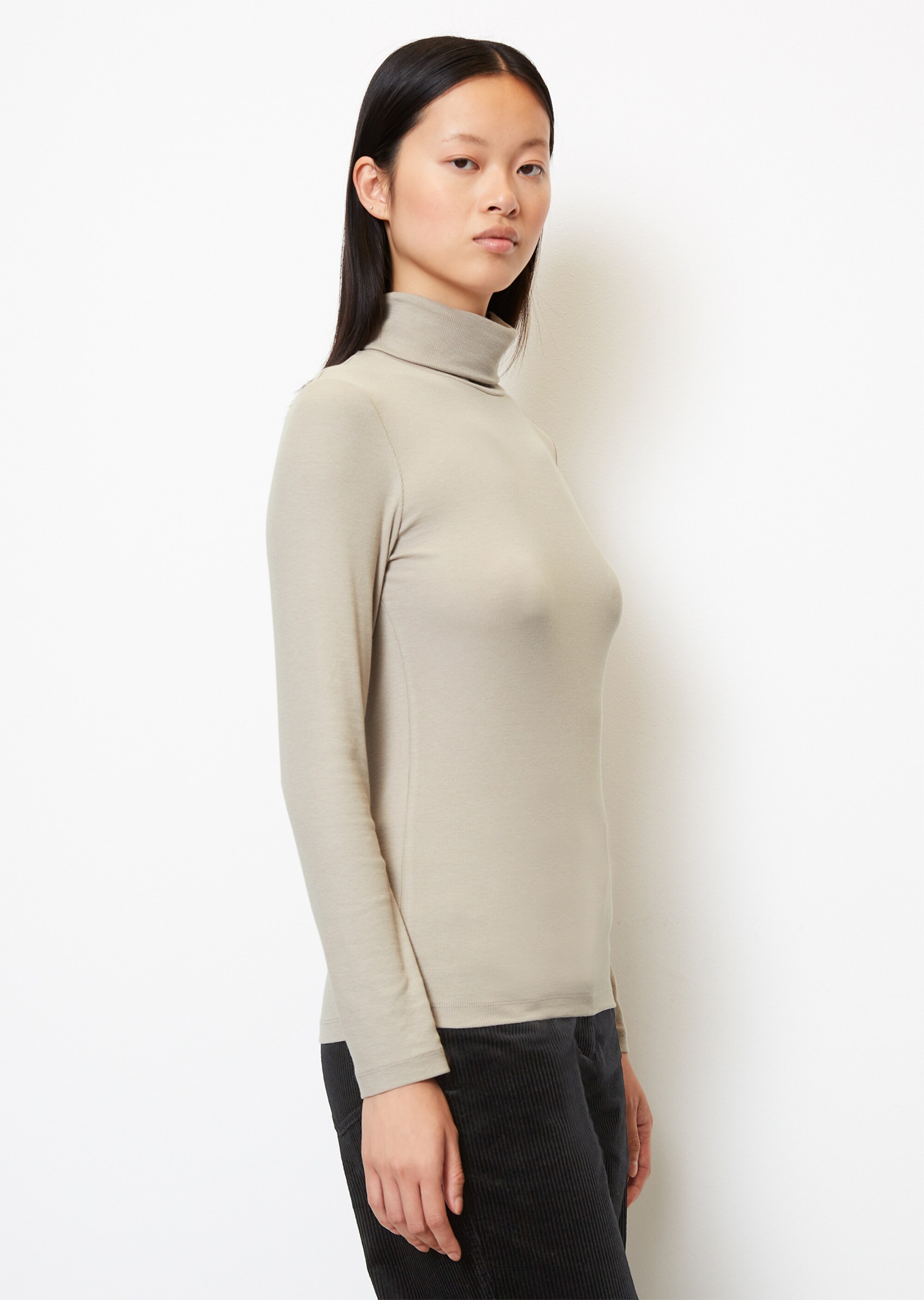 Rollkragen-Longsleeve aus soft geripptem Jersey