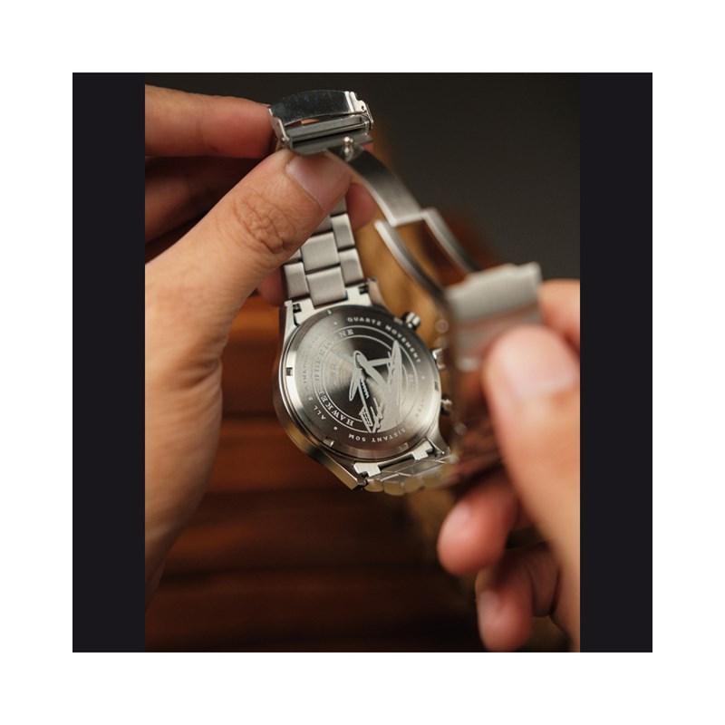 Montre homme quartz japonais AVI-8 - Bracelet acier - Date