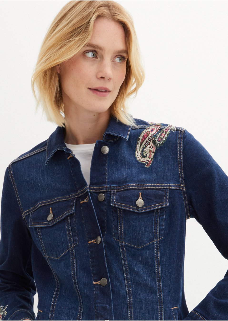 Veste en jean avec broderie