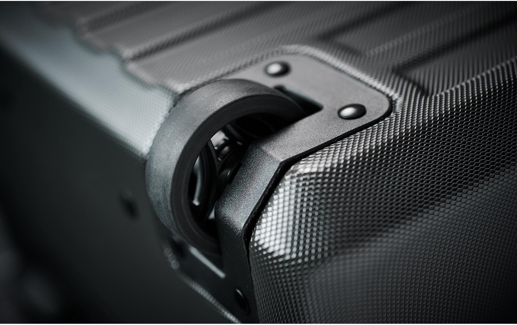 Tragetasche Pedal Board Suitcase BCB-1000<br>Innovatives Pedalboard im Kofferstil für Spieler, die viel unterwegs sind