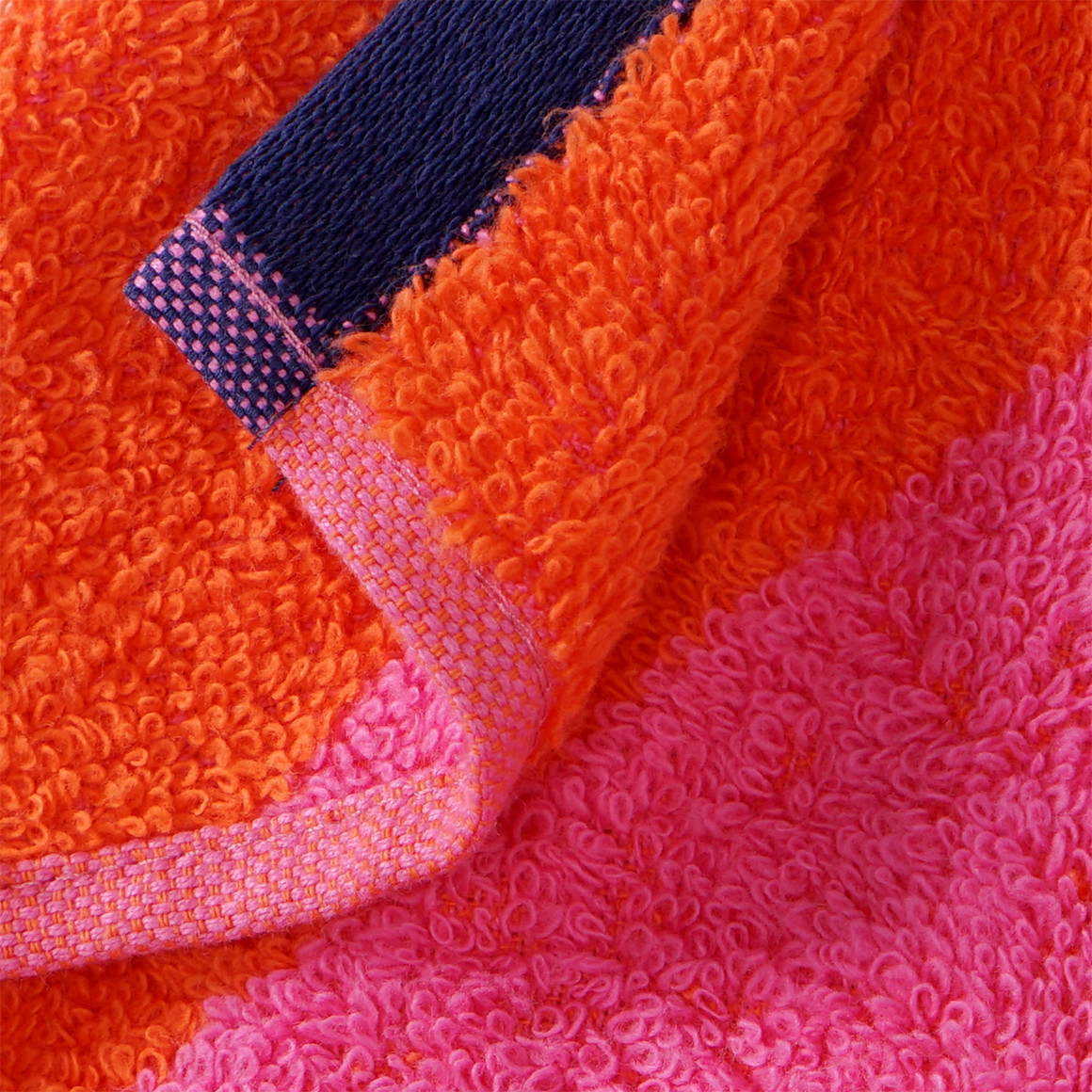 My Home Duschtuch mit diagonalen Streifen orange / pink