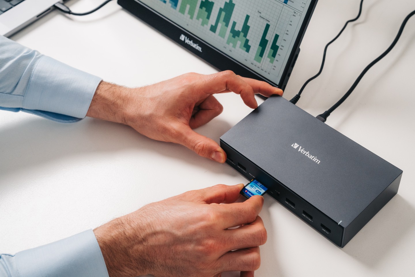 Verbatim - USB-C Pro Docking Station 17 Port CDS-17