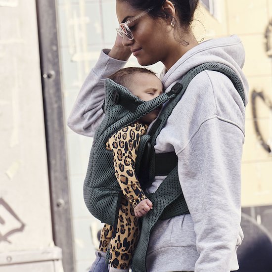 Porte-bébé Move   Vert Sauge Mesh 3D        de               BabyBjörn