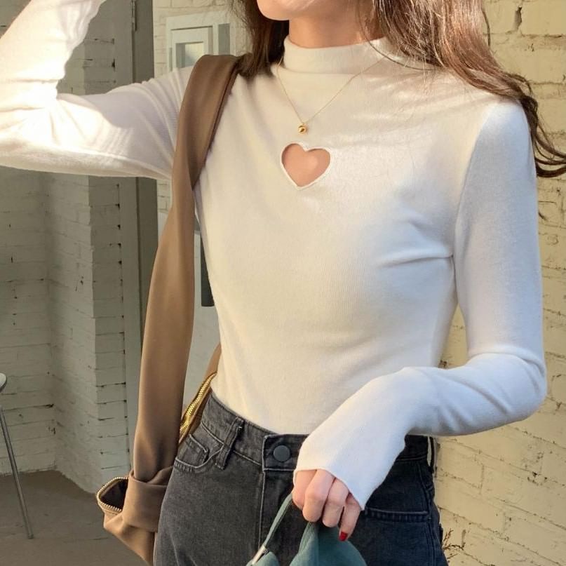Moon City - T-shirt met lange mouwen en een mockneck en een hartvormige uitsparing