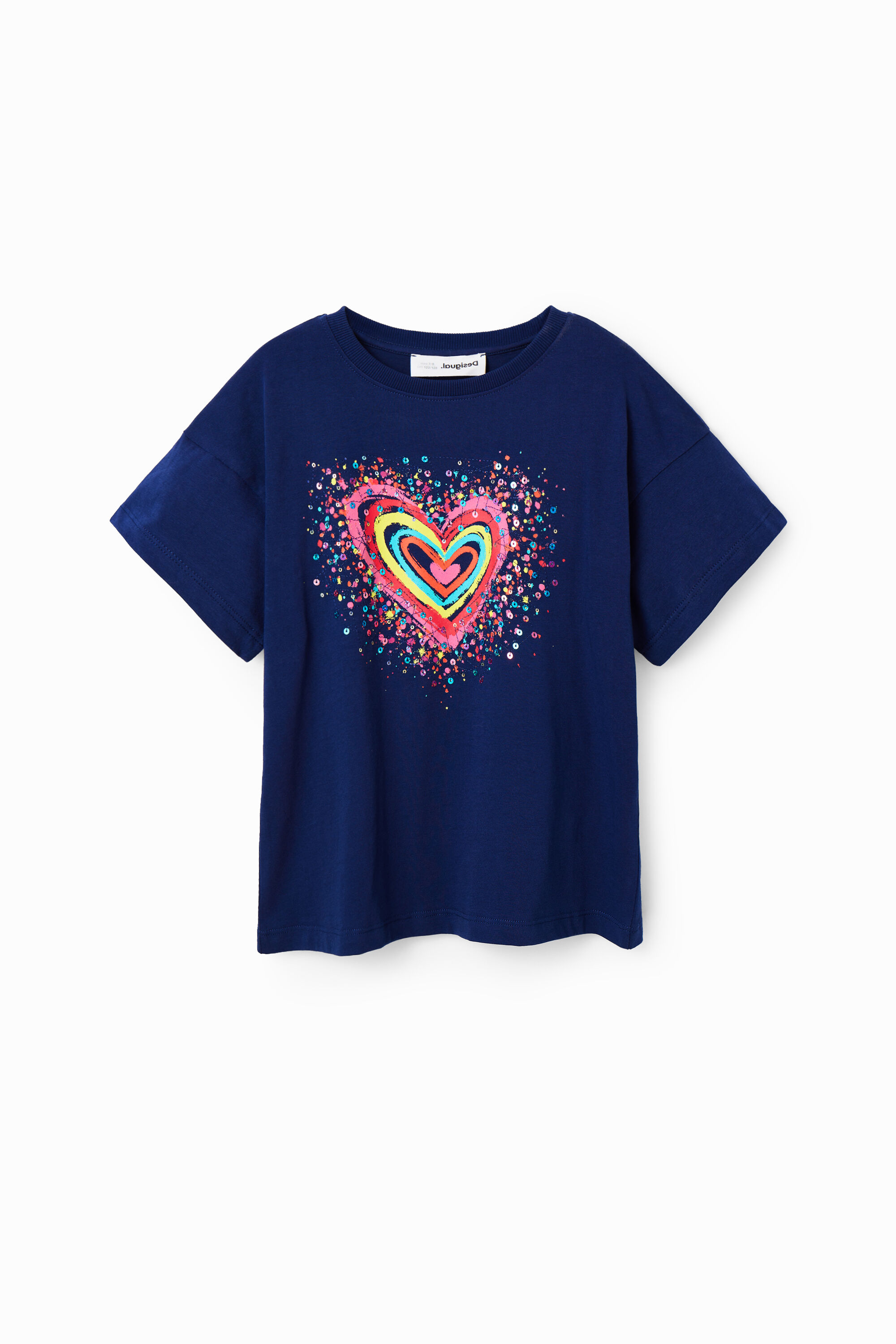 Camiseta com coração de lantejoulas