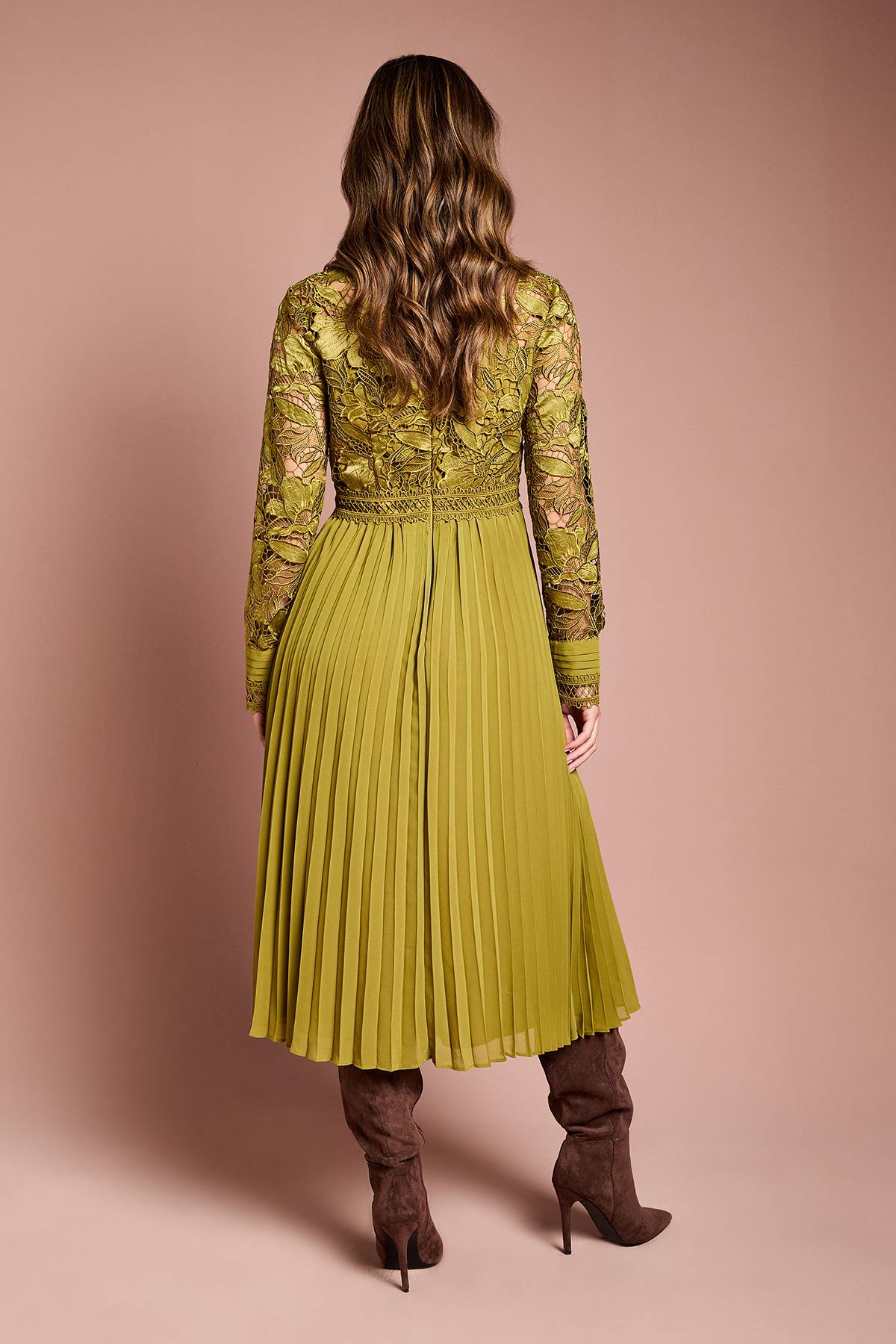 Coast Robe Chemise Mi-Longue à Manches Longues en Dentelle et Plissée