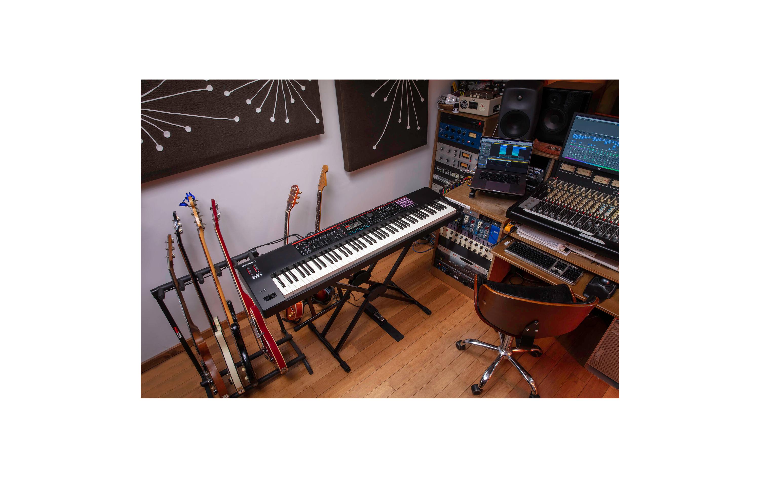Workstation FANTOM-08<br>Ihre kreativste Vision an einem Ort