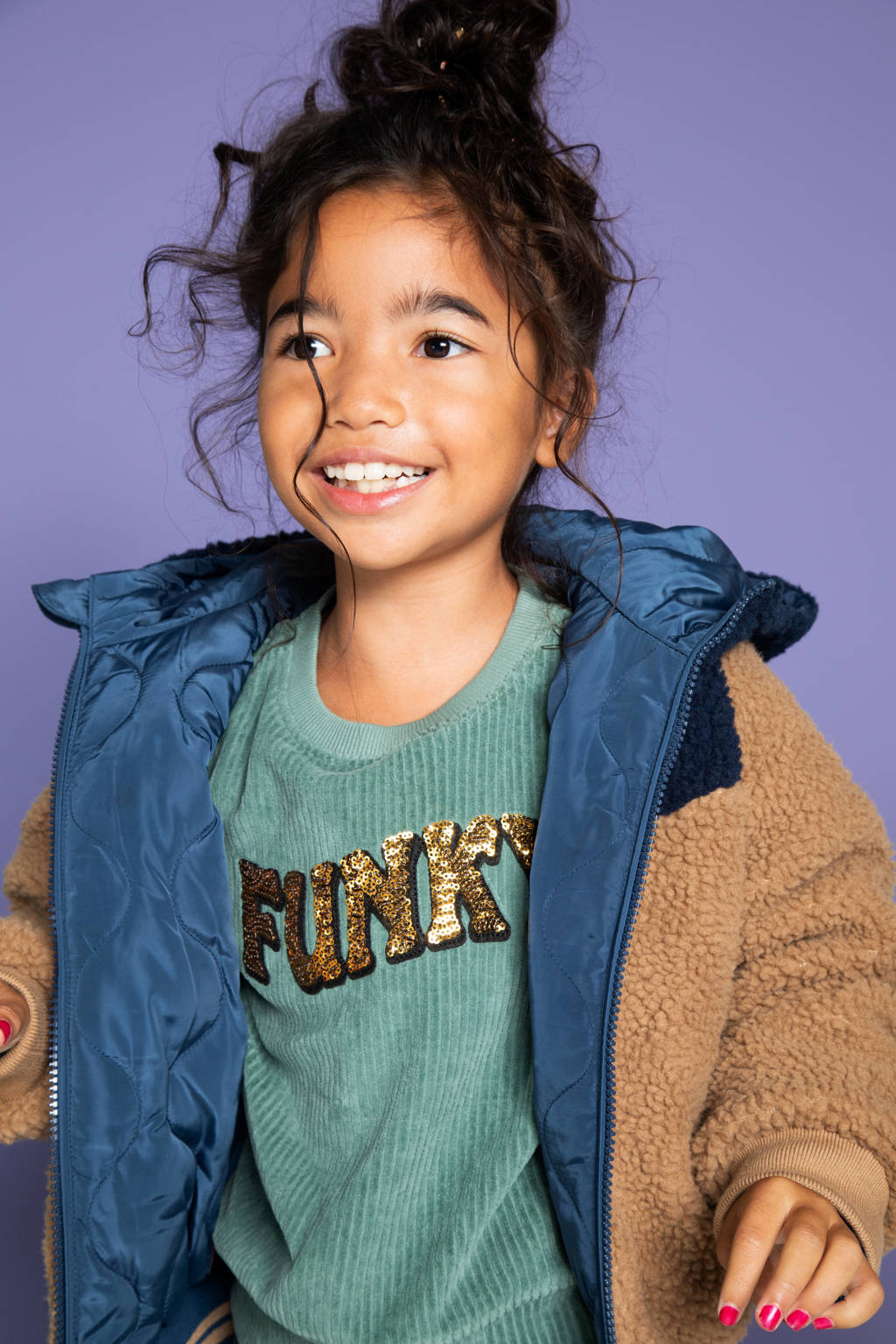 Orange Stars sweater Nila met tekstopdruk groen