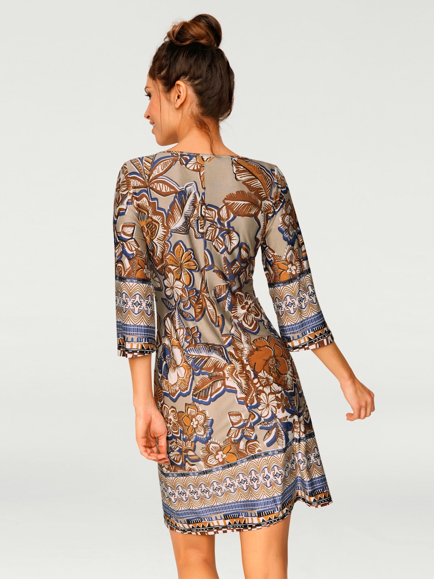 Robe imprimée laçage à l'encolure