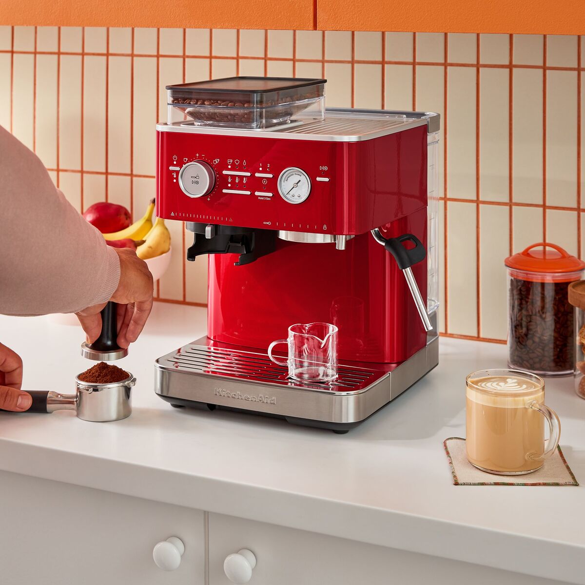 Espressomaskin med kaffekvern, candy apple
