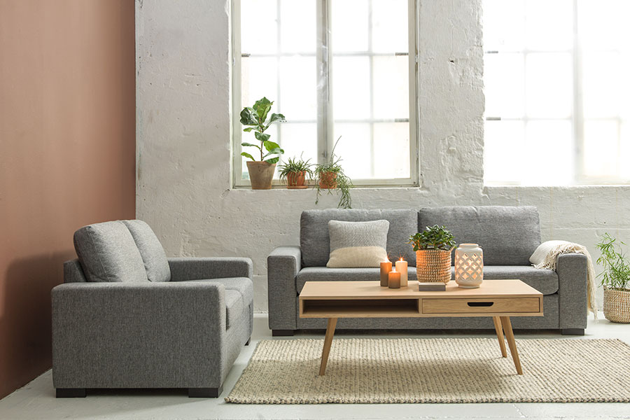 Max sofa 2-seter i tekstil Rocco 281 mørk grå med sorte ben