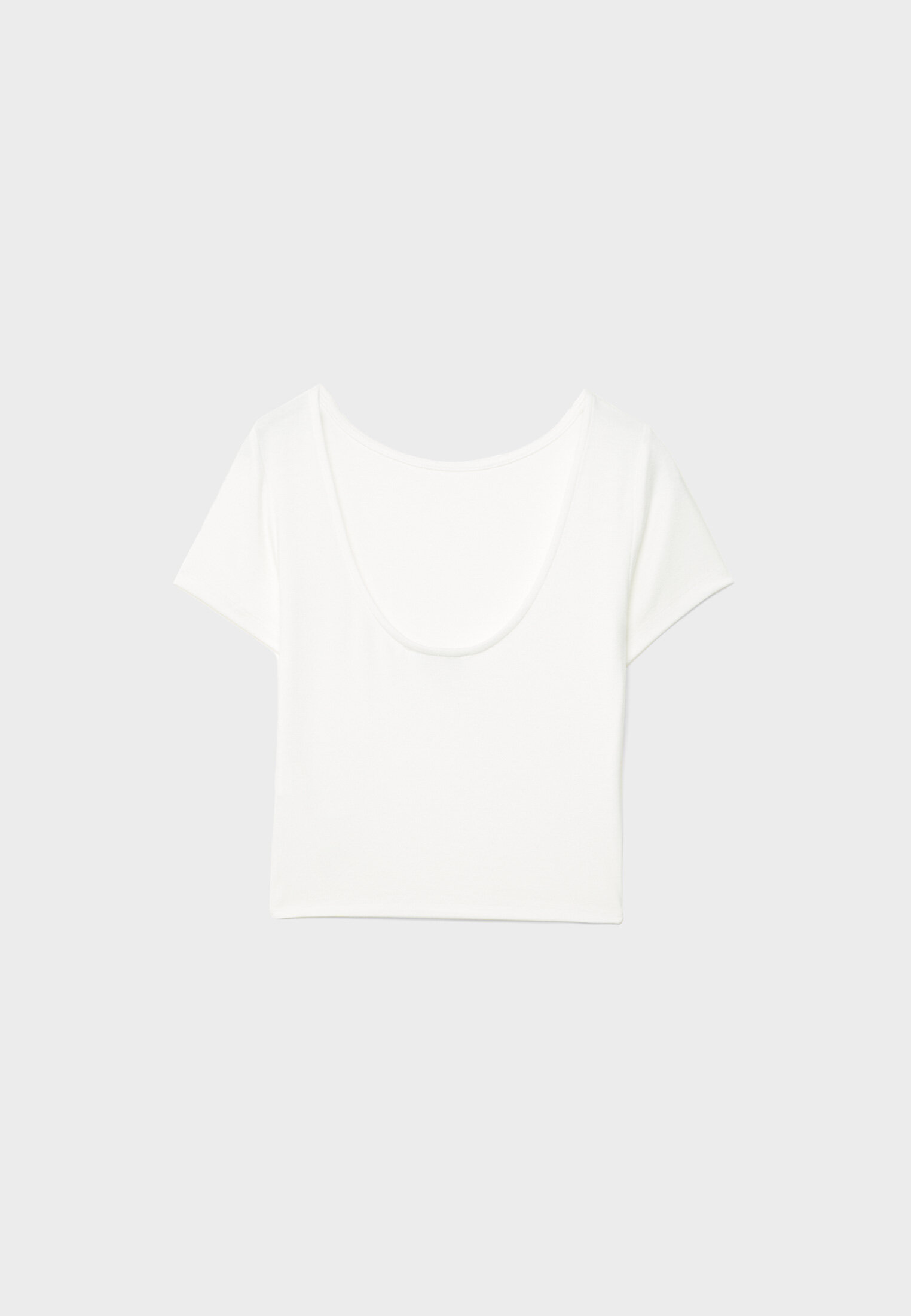 Camiseta com costas abertas