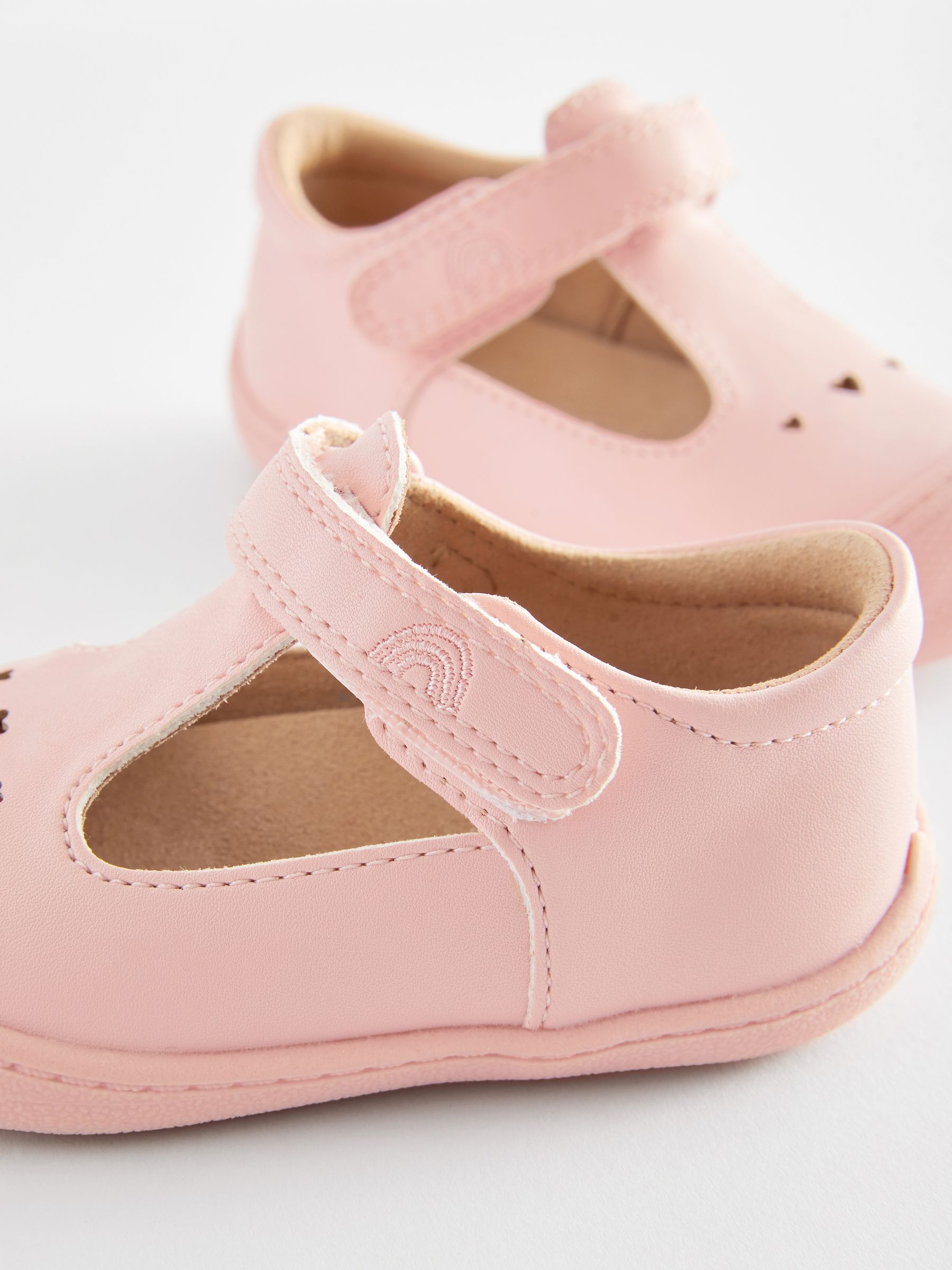 Roze - Babyslofjes met T-bandje