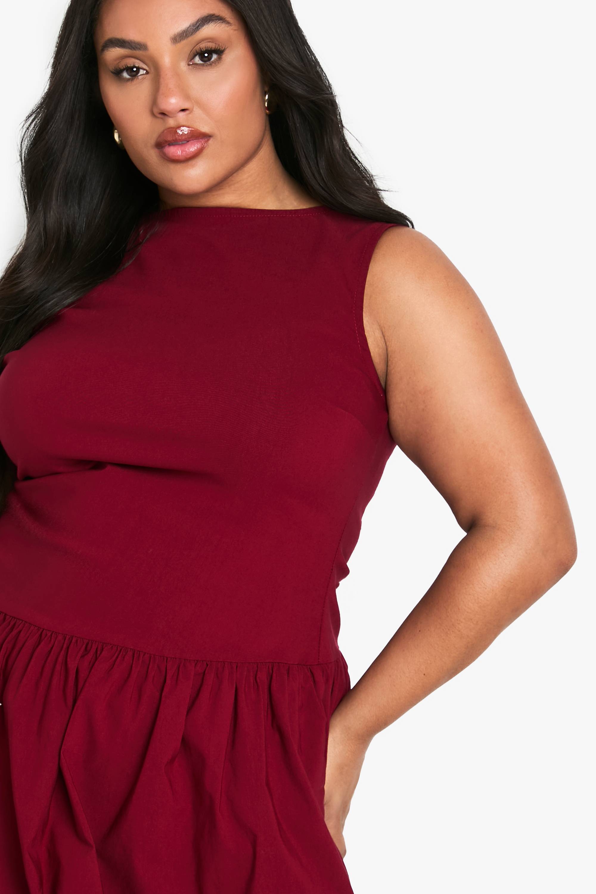 boohoo Plus mini robe bengaline froncée à ourlet bulle