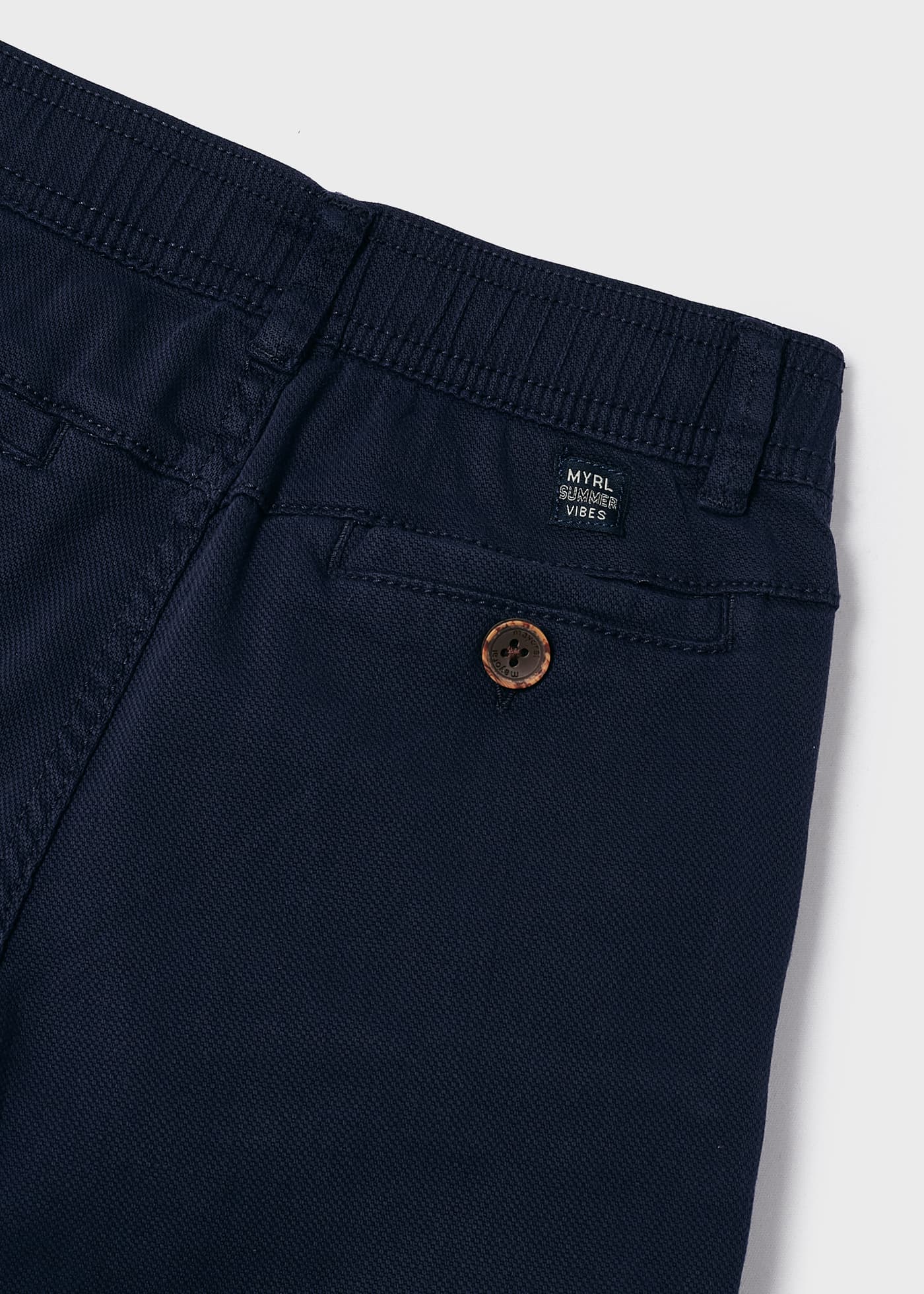 Calças compridas de moletom estilo jogger, confeccionadas em algodão sustentável, para meninos.