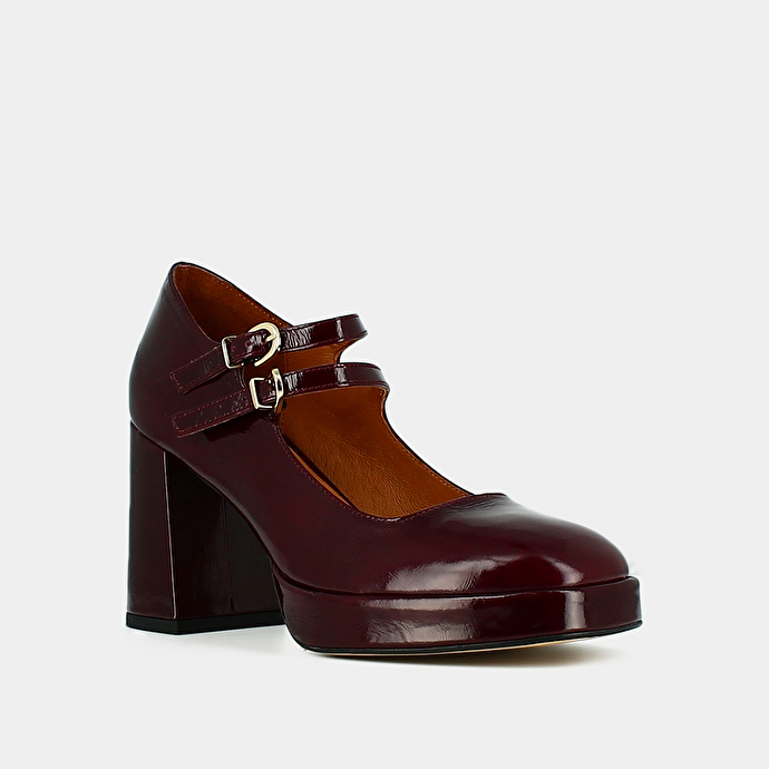 Babies à doubles brides et plateformes  en vernis plissé bordeaux