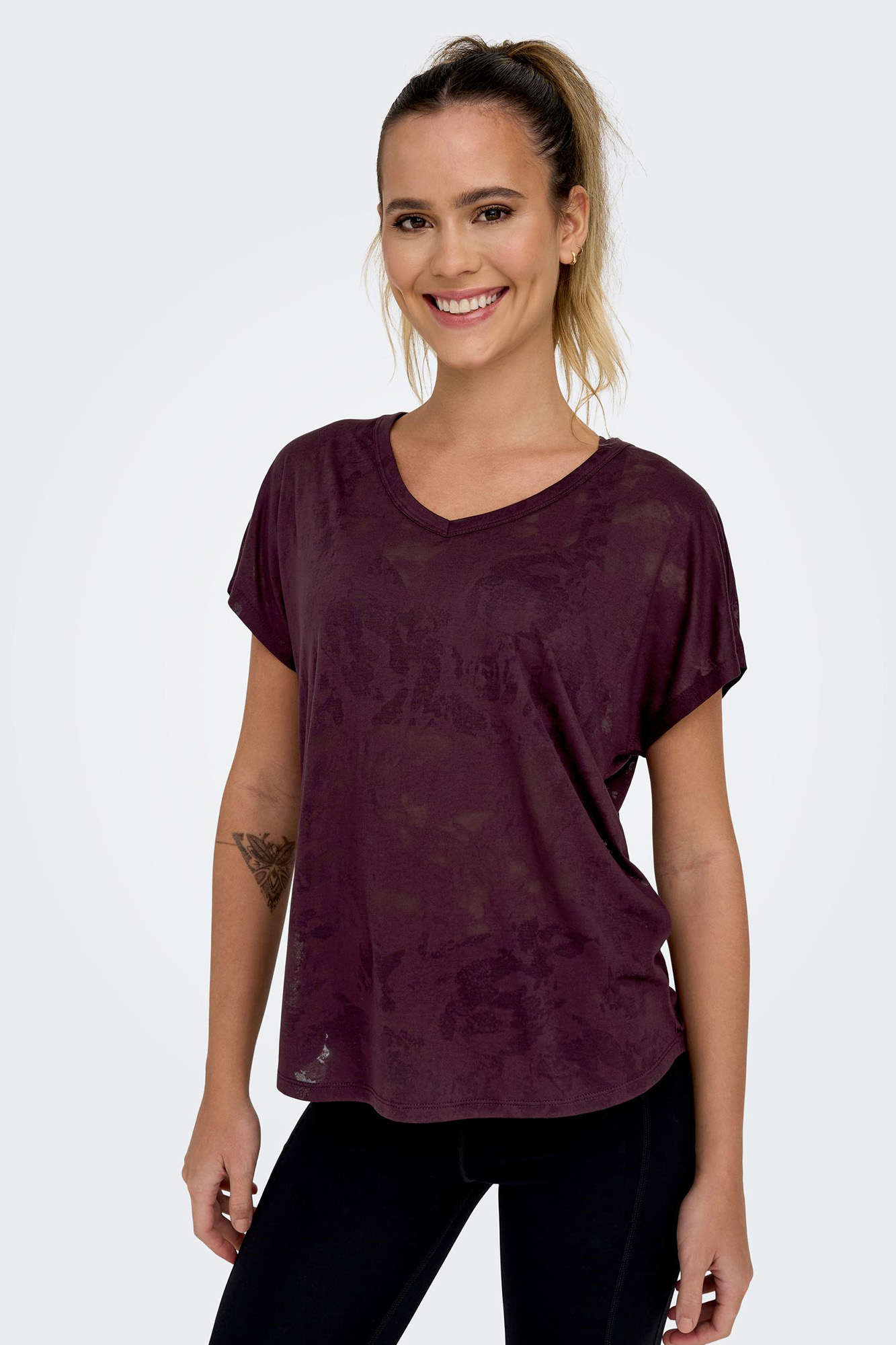 Camiseta semitransparente