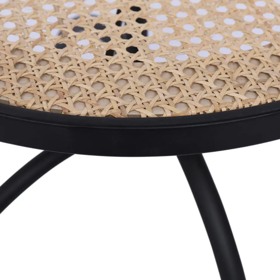 Bijzettafel van metaal en rotan