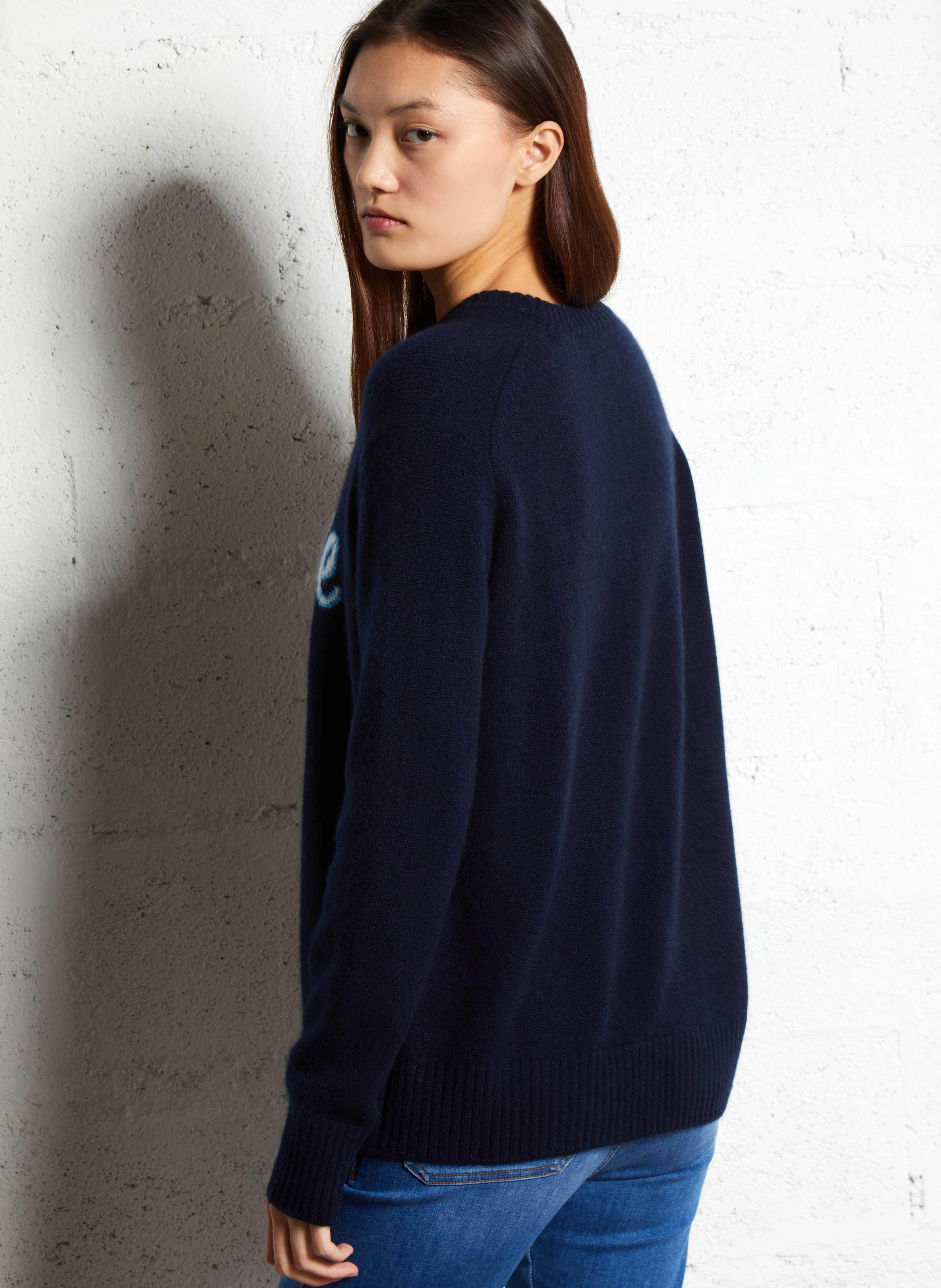 Pull col rond brodé en cachemire | Bleu