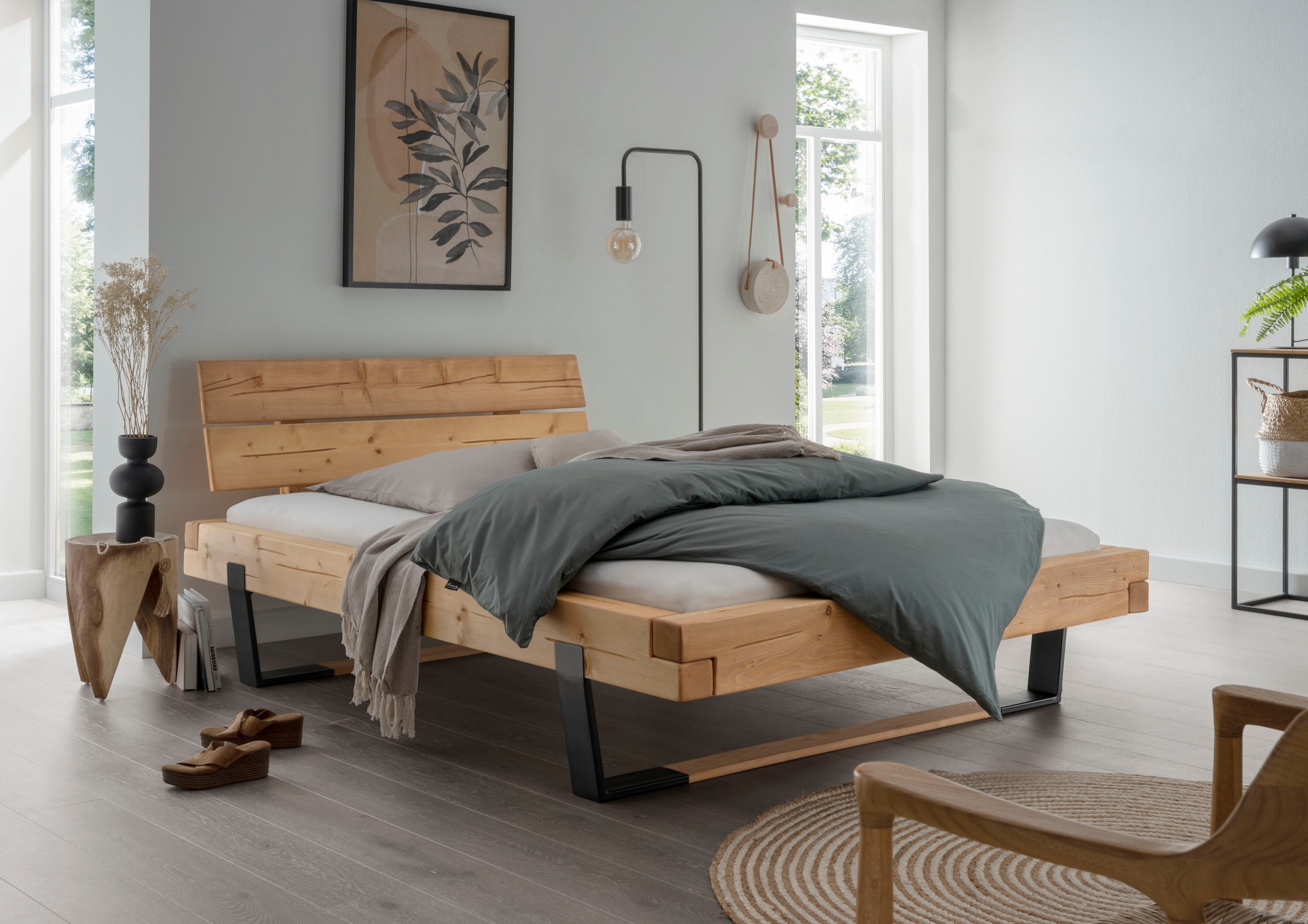 Home affaire Massivholzbett »Ultima Balkenbett Doppelbett, Füsse Metallkufe mit Holzelement« hohe Belastbarkeit: 200kg je Seite,  FSC®-zertifizierte Wildeiche oder Fichte, viele Breiten zur Auswahl