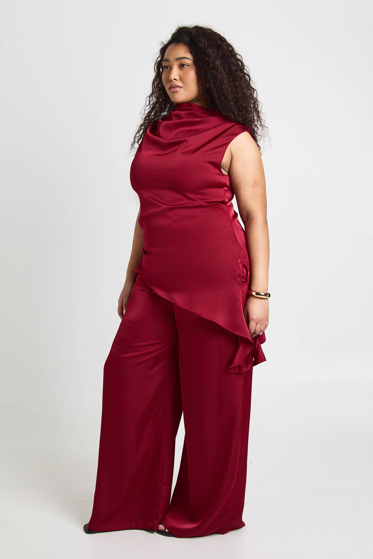 boohoo Pantalon Large En Satin Grande Taille