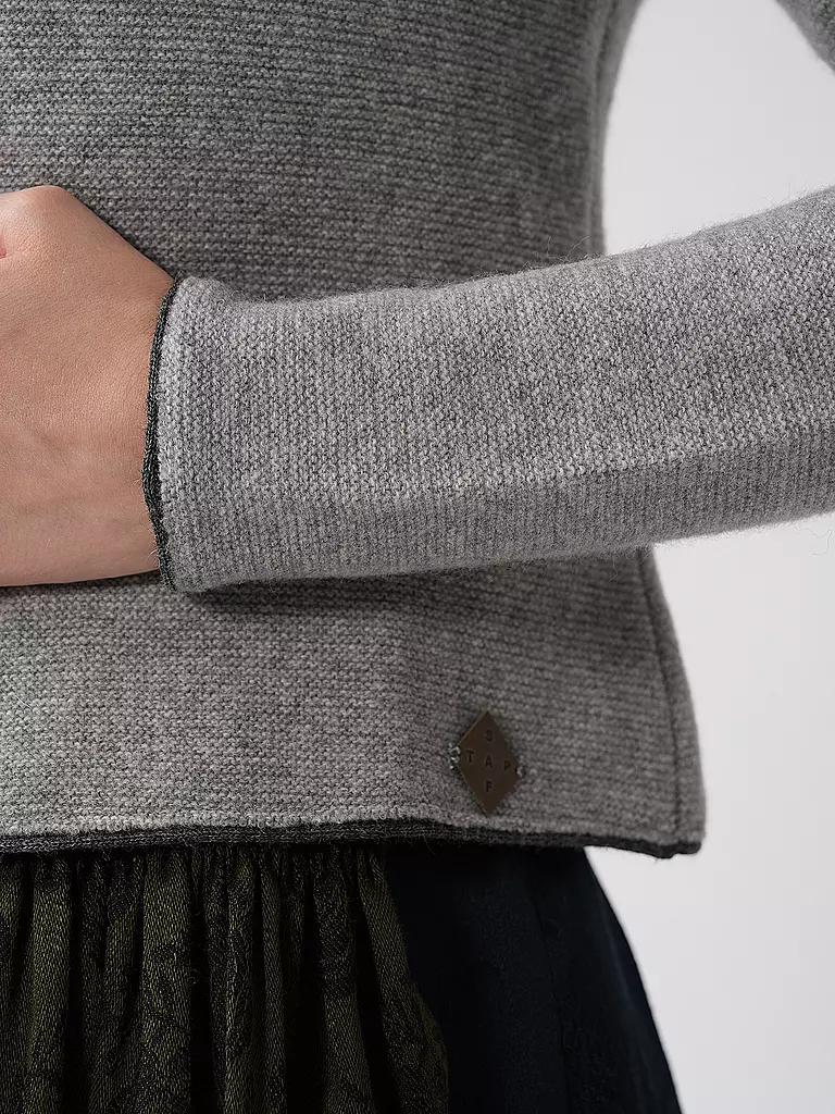 STAPF Trachtenstrickjacke DORIKA hellgrau