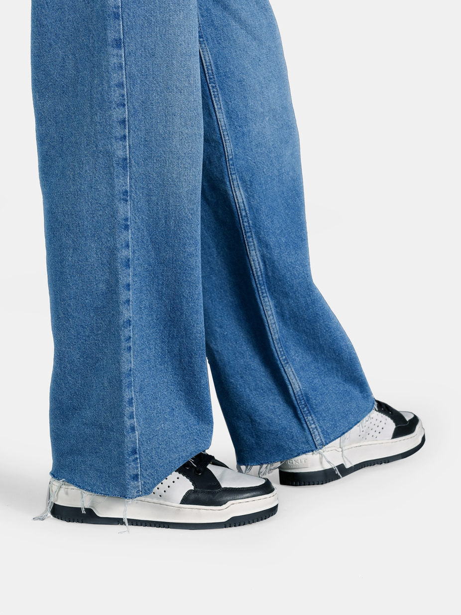 SNEAKER MEA