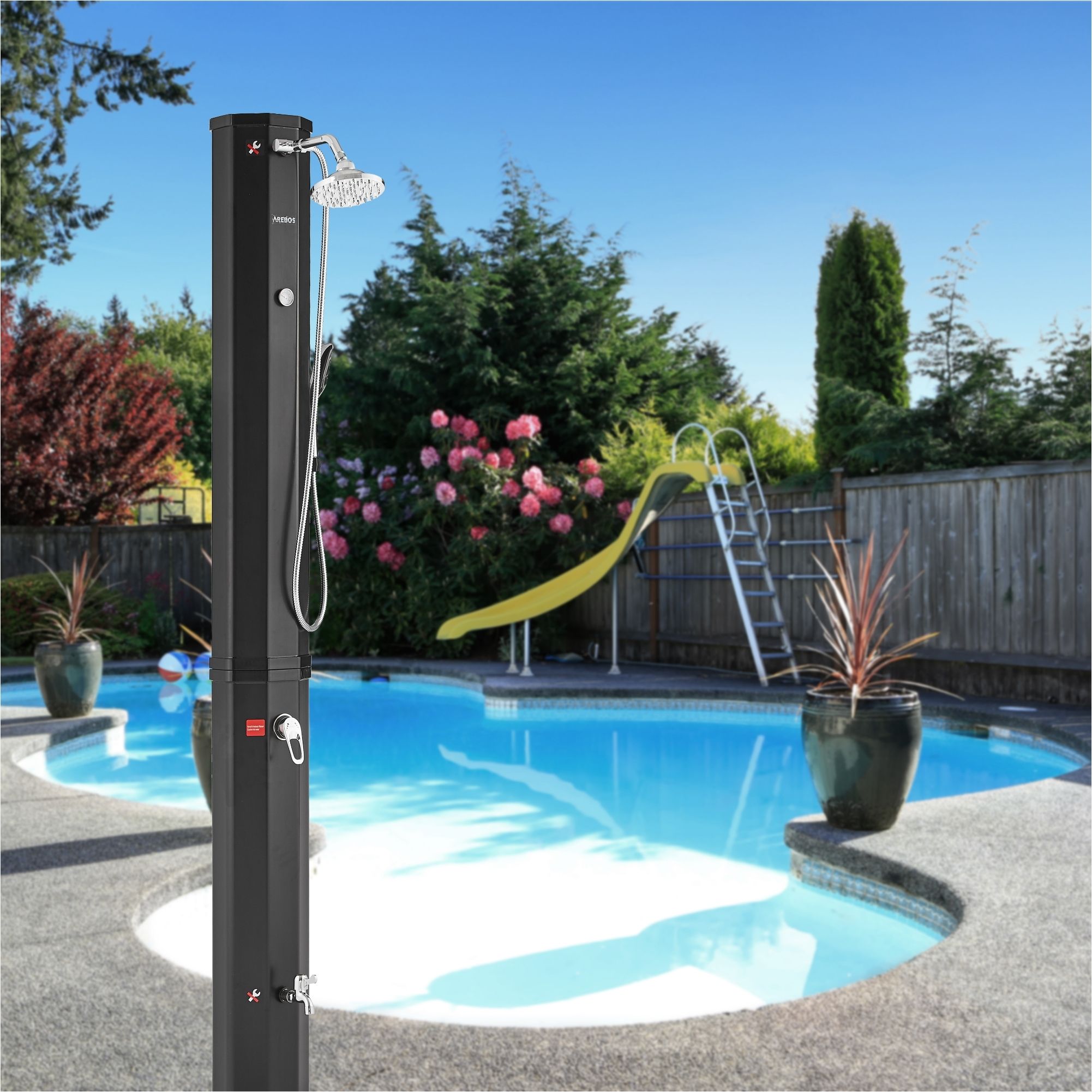Solardusche 60L schwarz + Bodenplatte Anthrazit