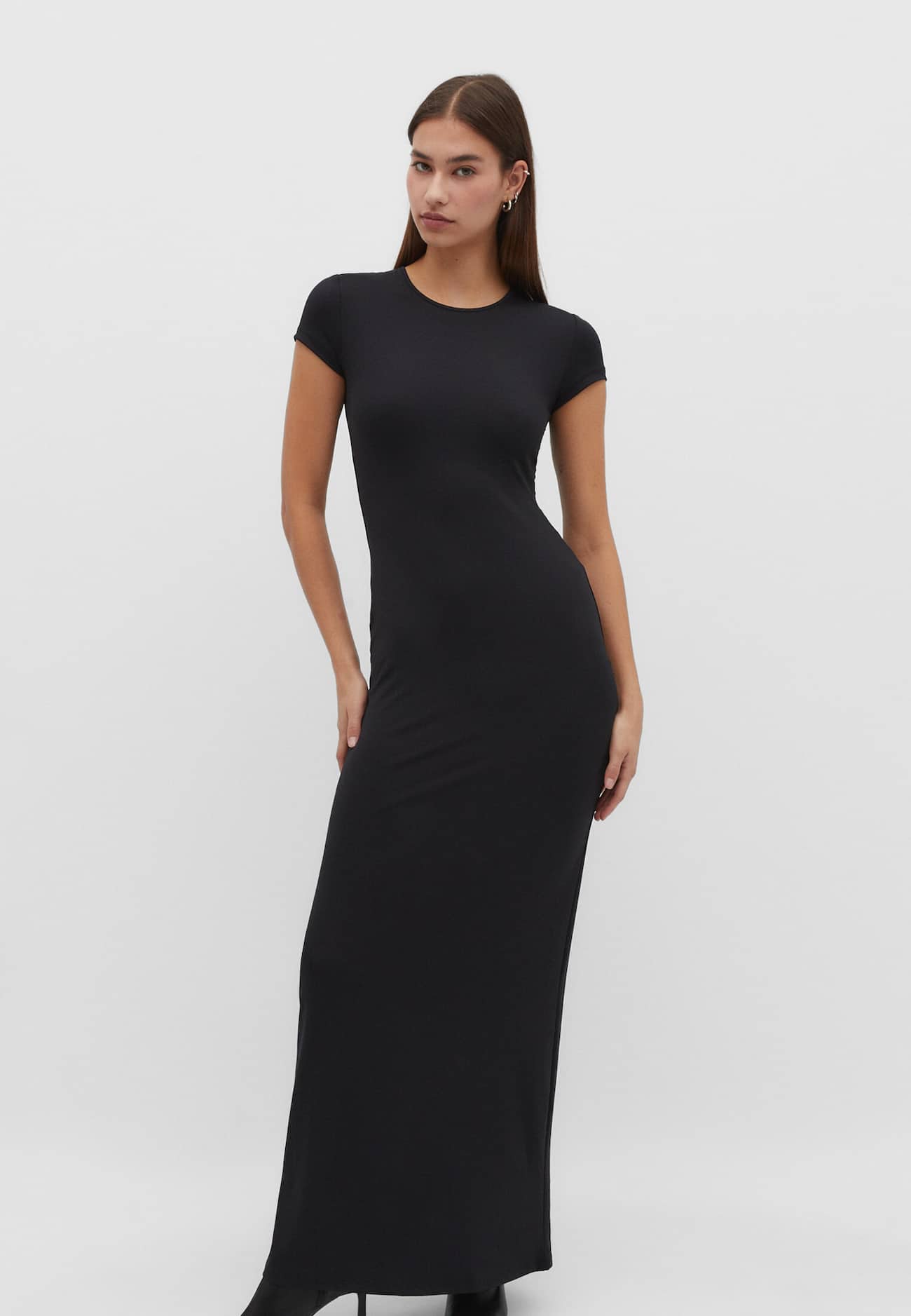 Vestido longo de tricô com mangas curtas